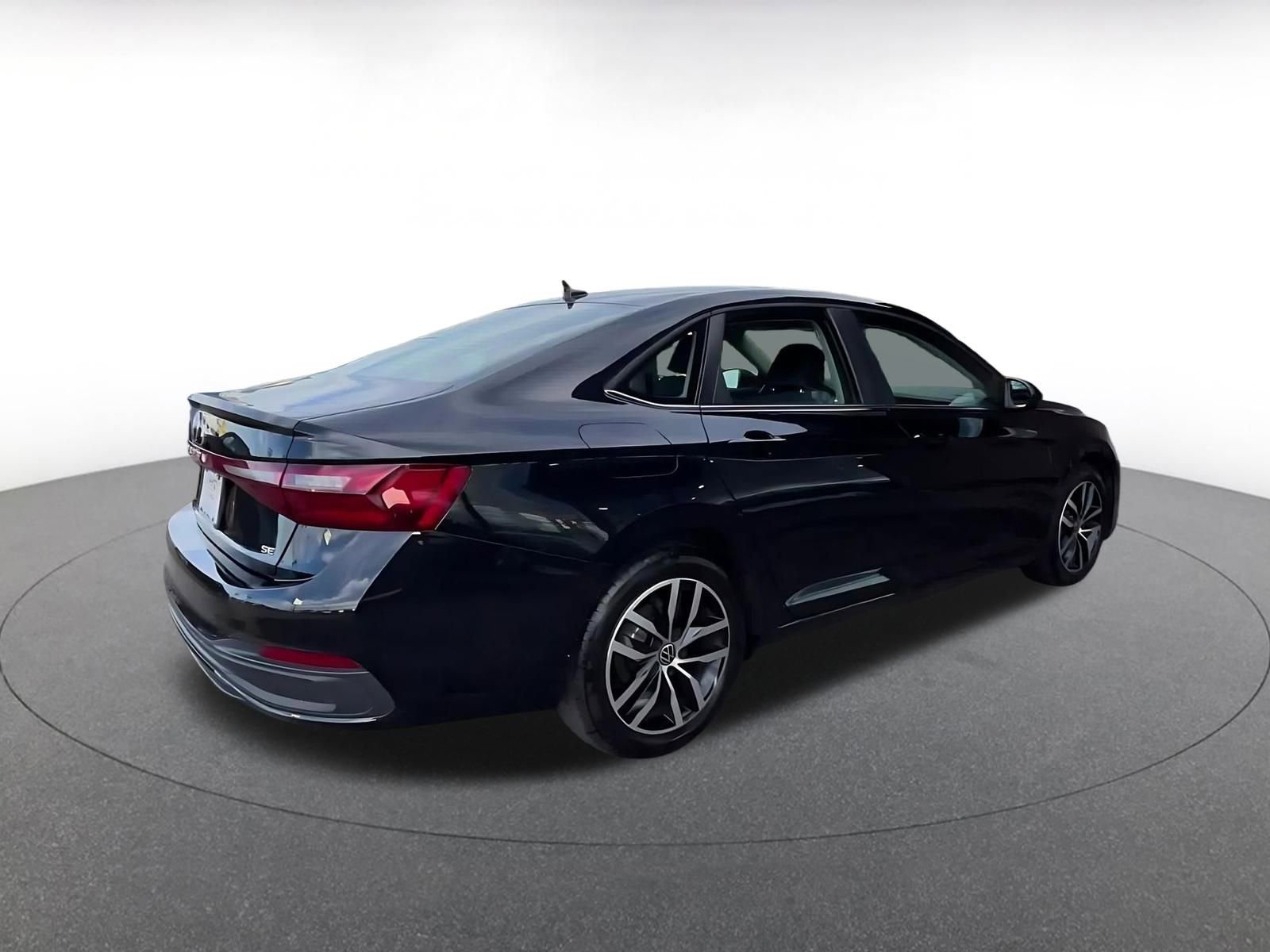 Thumbnail: 2025 Volkswagen Jetta - 14