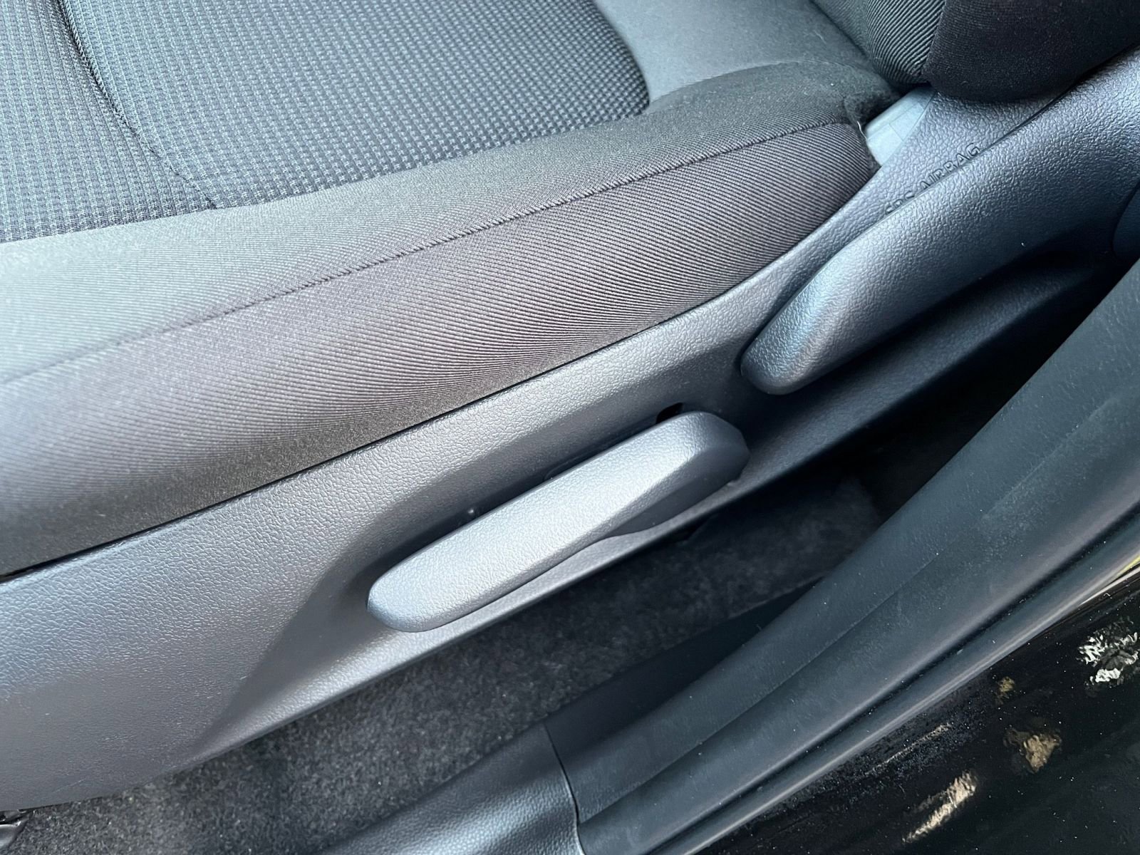 Thumbnail: 2025 Toyota RAV4 - 23