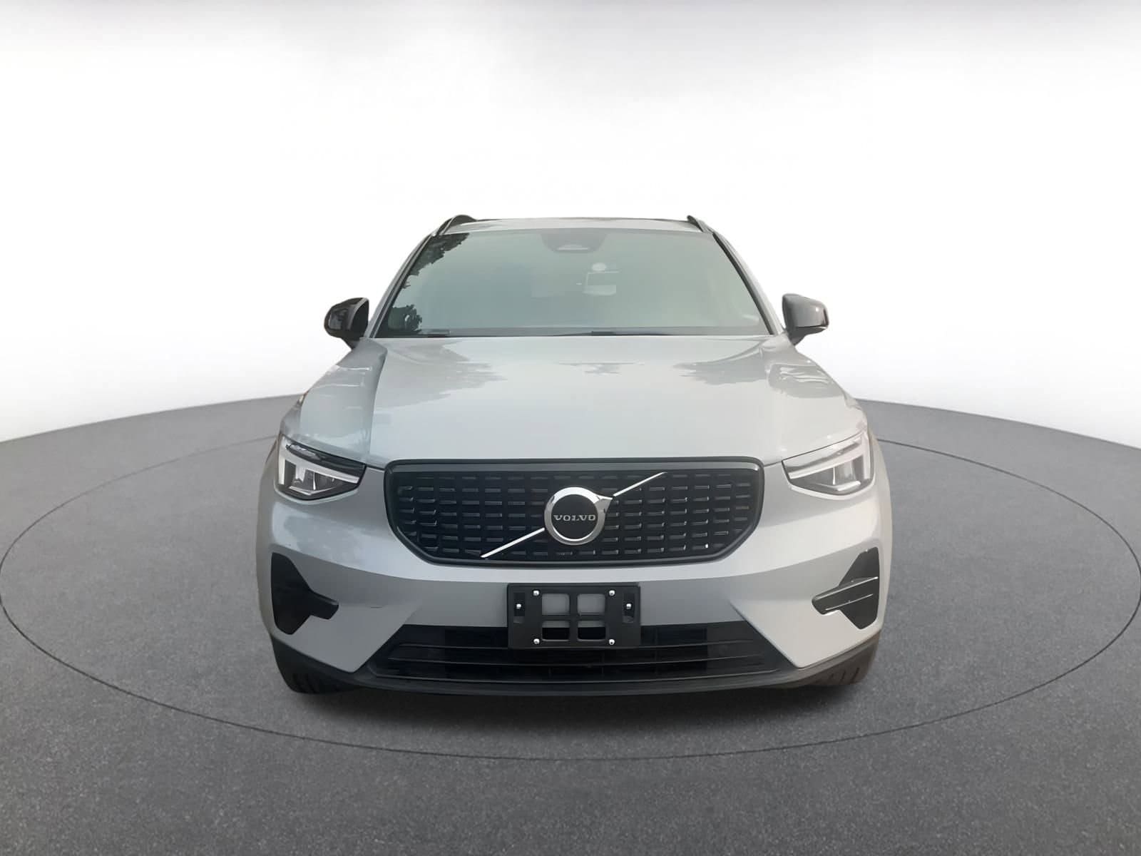 Thumbnail: 2024 Volvo XC40 - 5