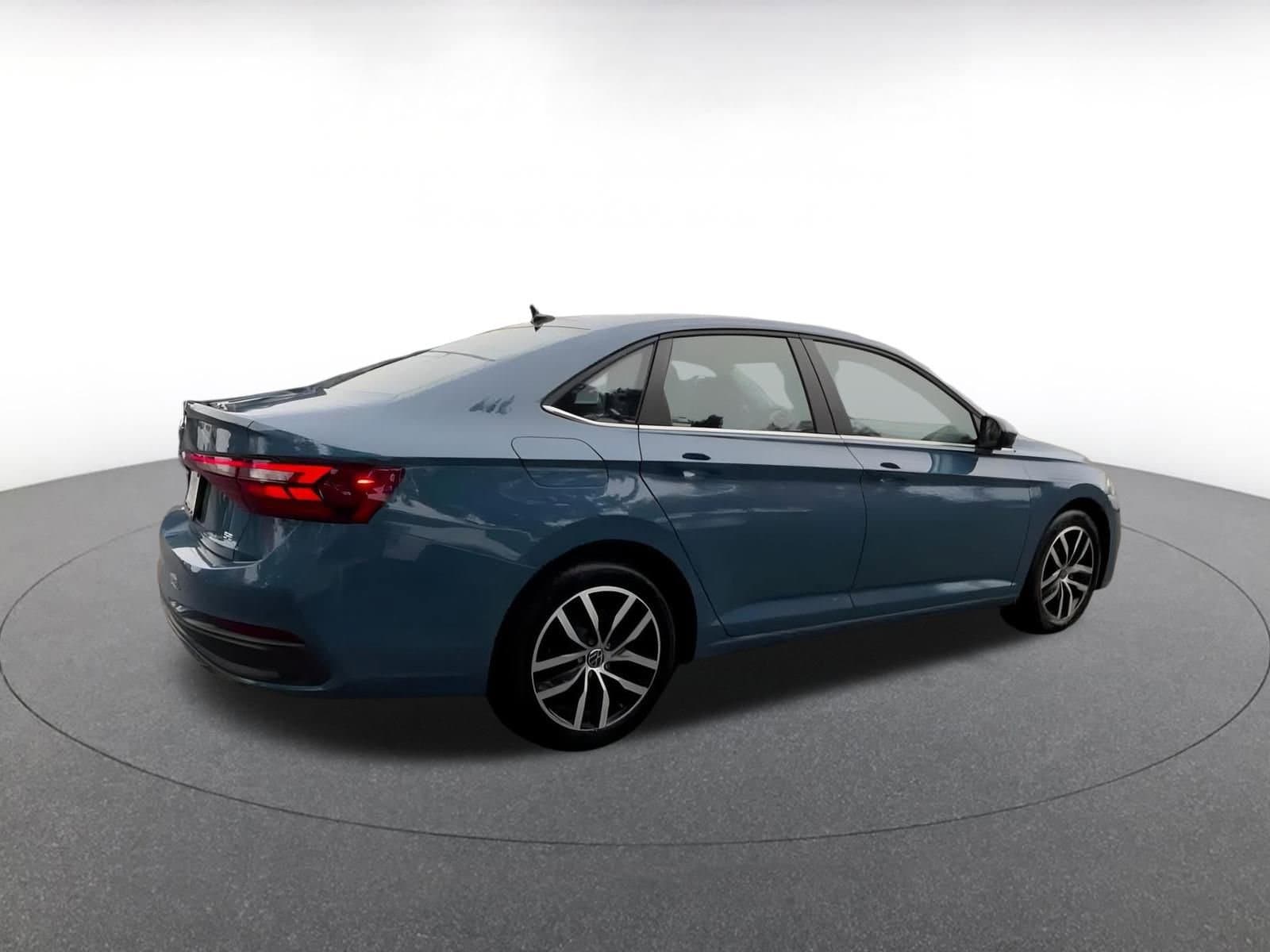 Thumbnail: 2025 Volkswagen Jetta - 14