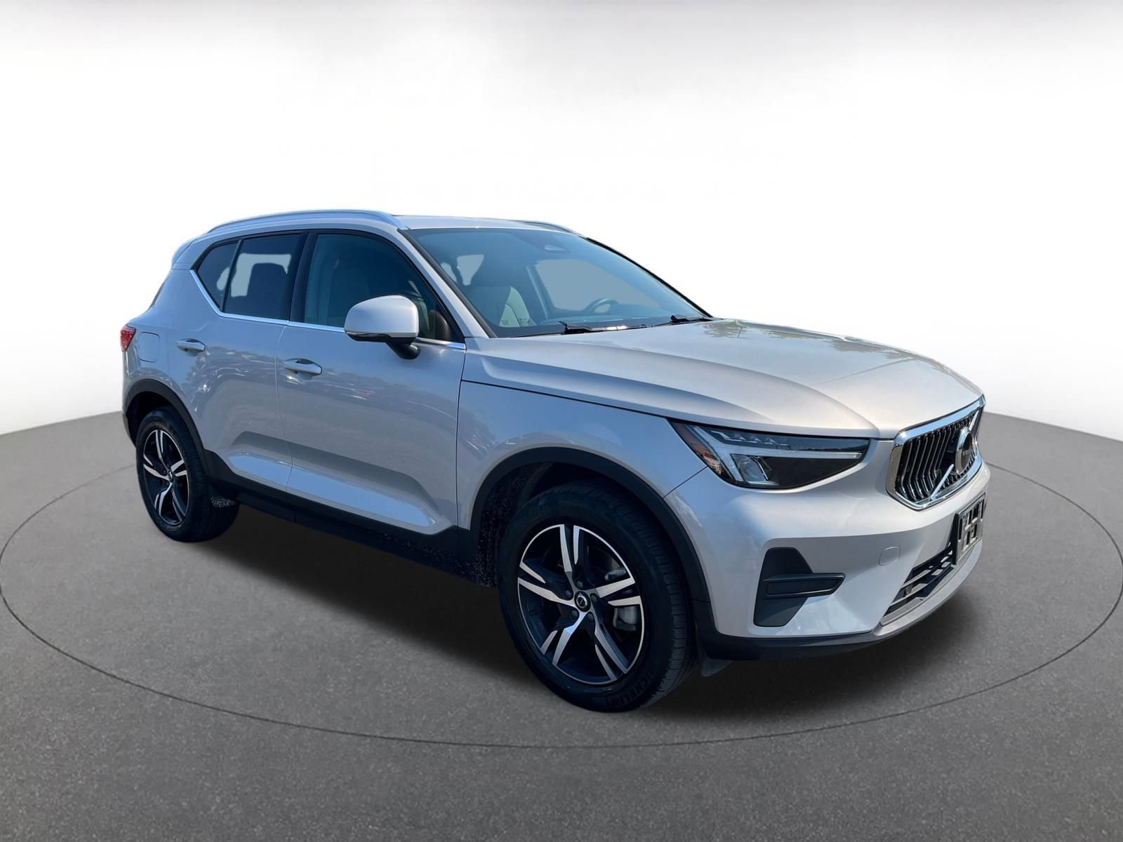 2024 Volvo XC40 Core