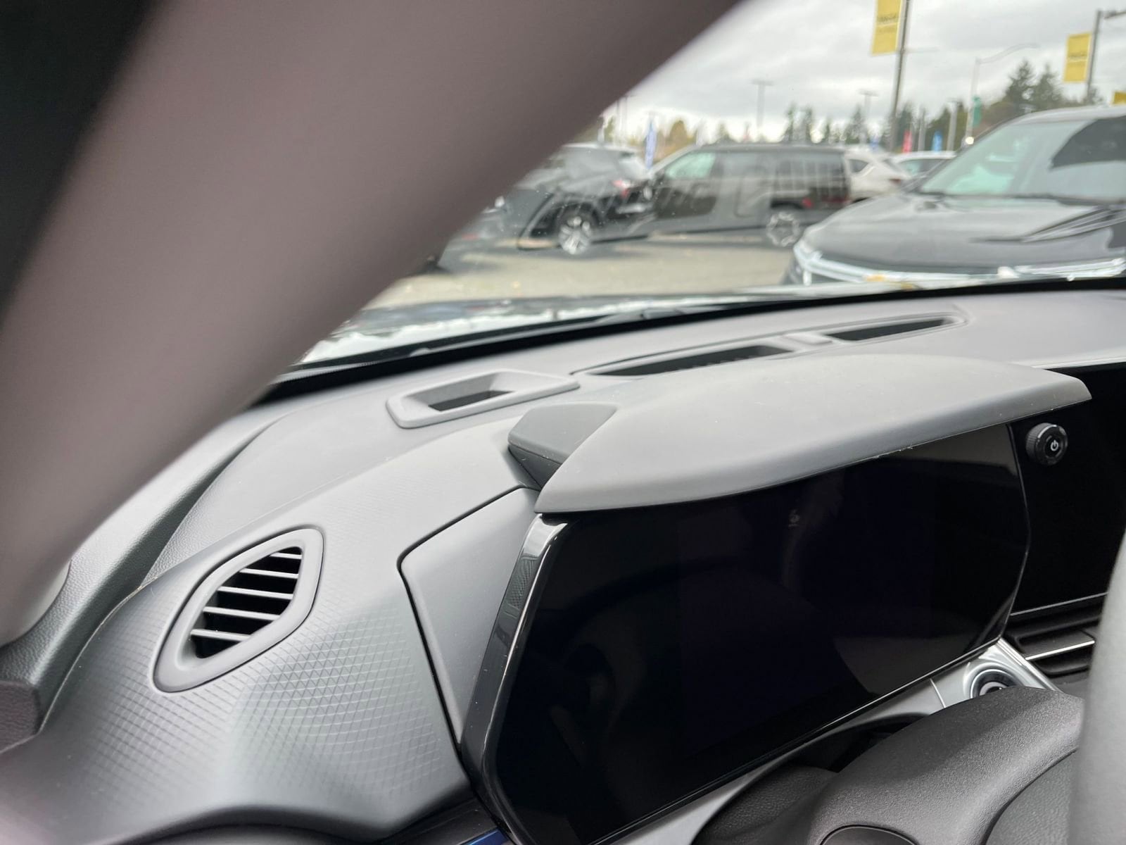 Thumbnail: 2025 Chevrolet Trax - 34