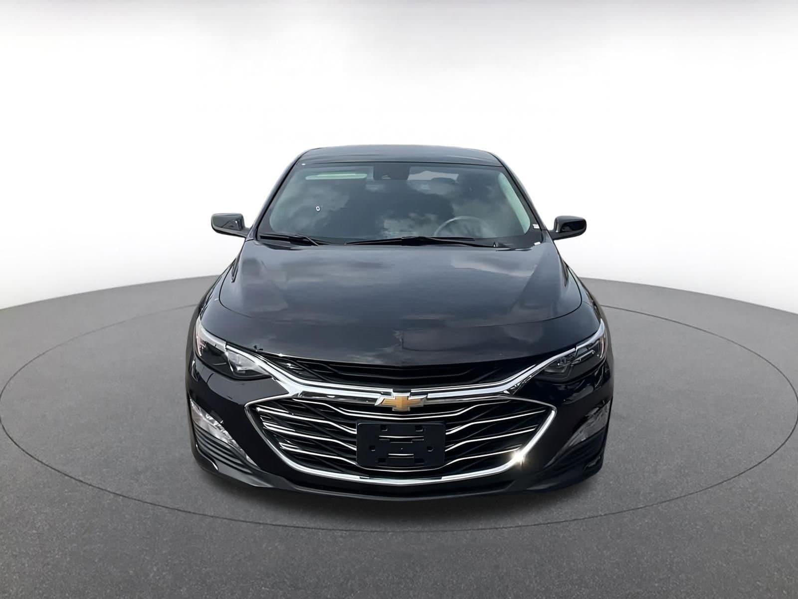 Thumbnail: 2023 Chevrolet Malibu - 4