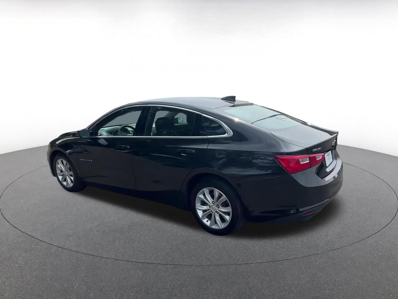 Thumbnail: 2023 Chevrolet Malibu - 10