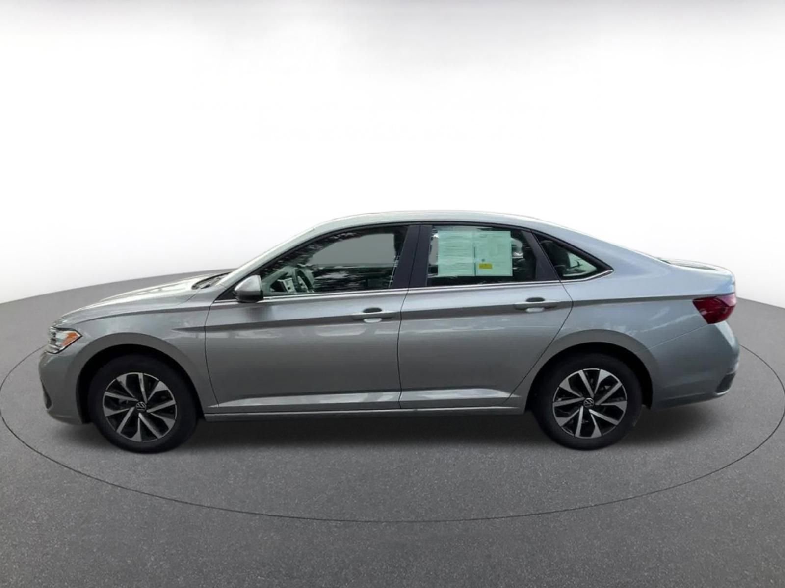 Thumbnail: 2024 Volkswagen Jetta - 8