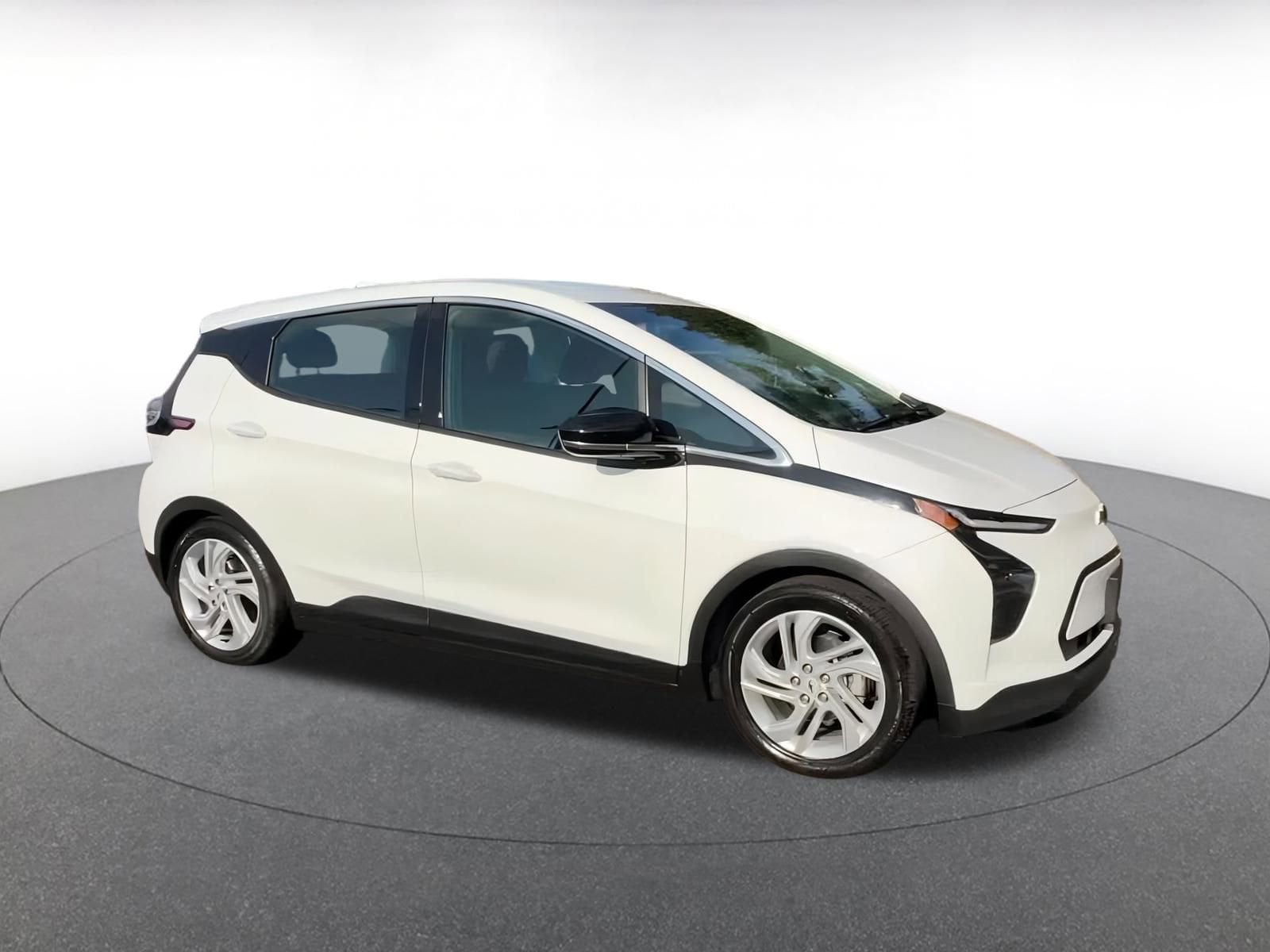 Thumbnail: 2023 Chevrolet Bolt EV - 2