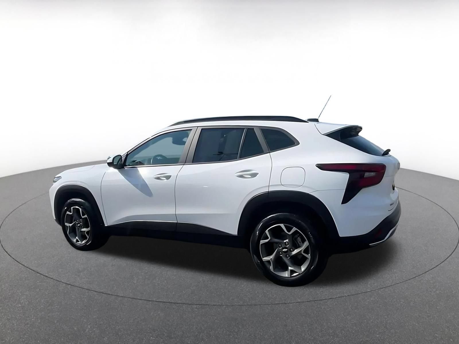 Thumbnail: 2025 Chevrolet Trax - 8
