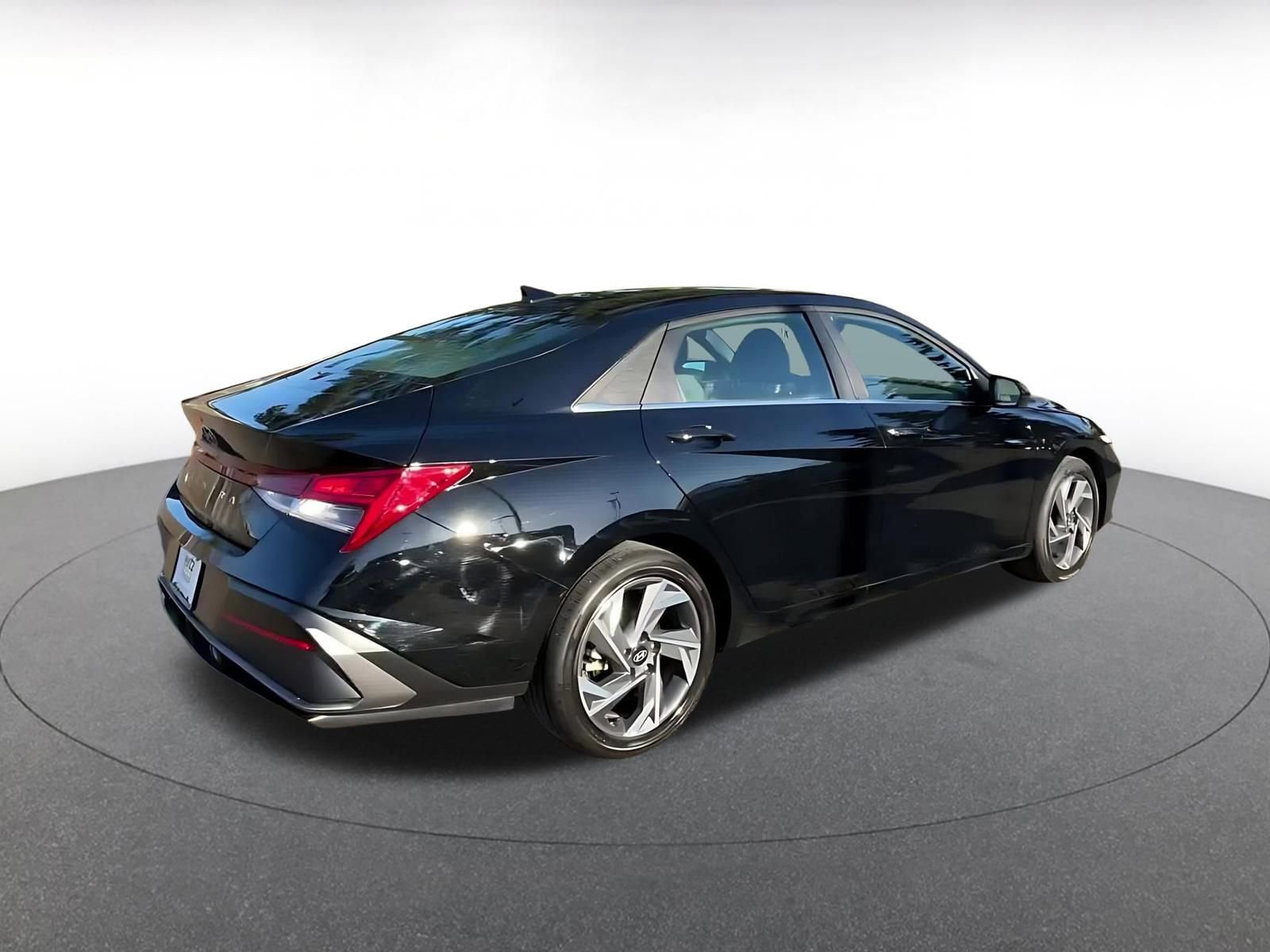 Thumbnail: 2025 Hyundai Elantra - 12