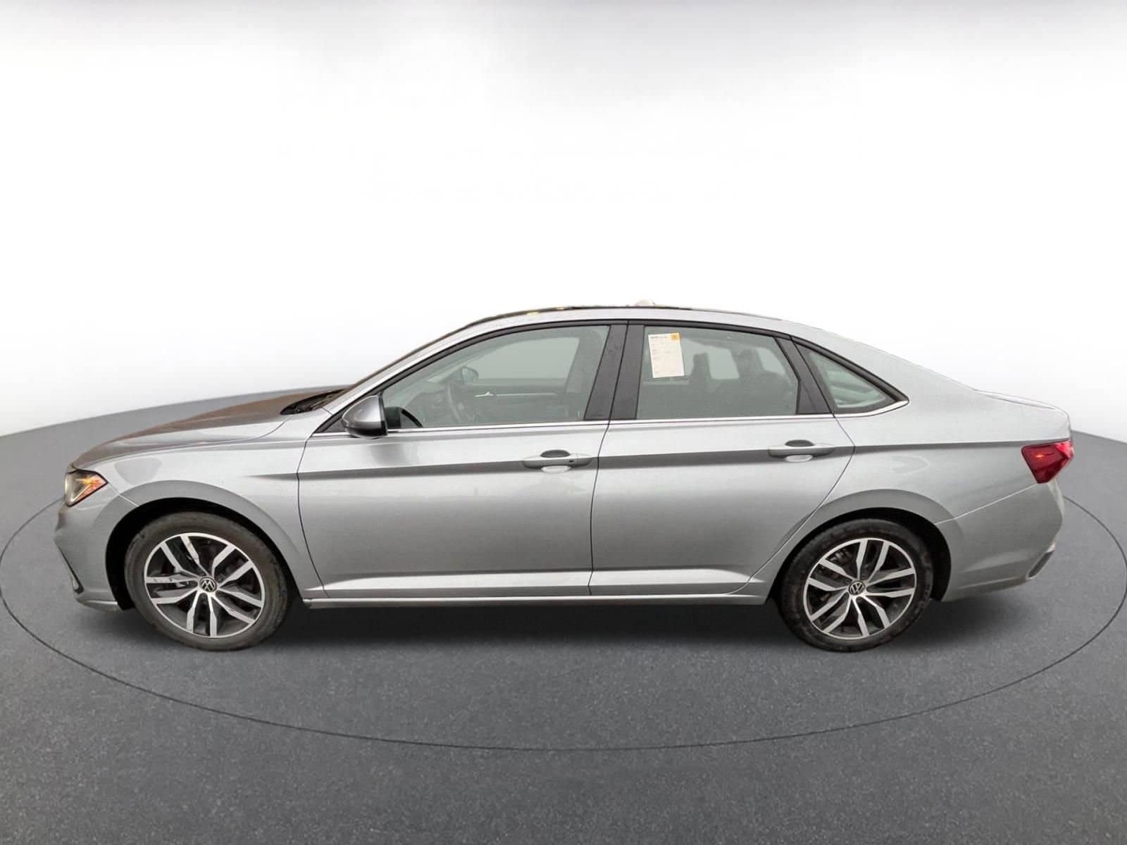 Thumbnail: 2025 Volkswagen Jetta - 4