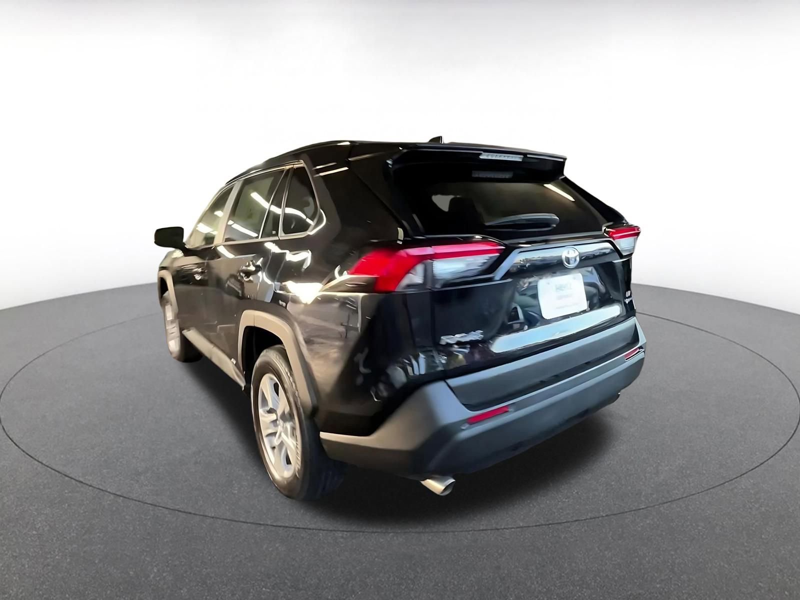 Thumbnail: 2025 Toyota RAV4 - 10