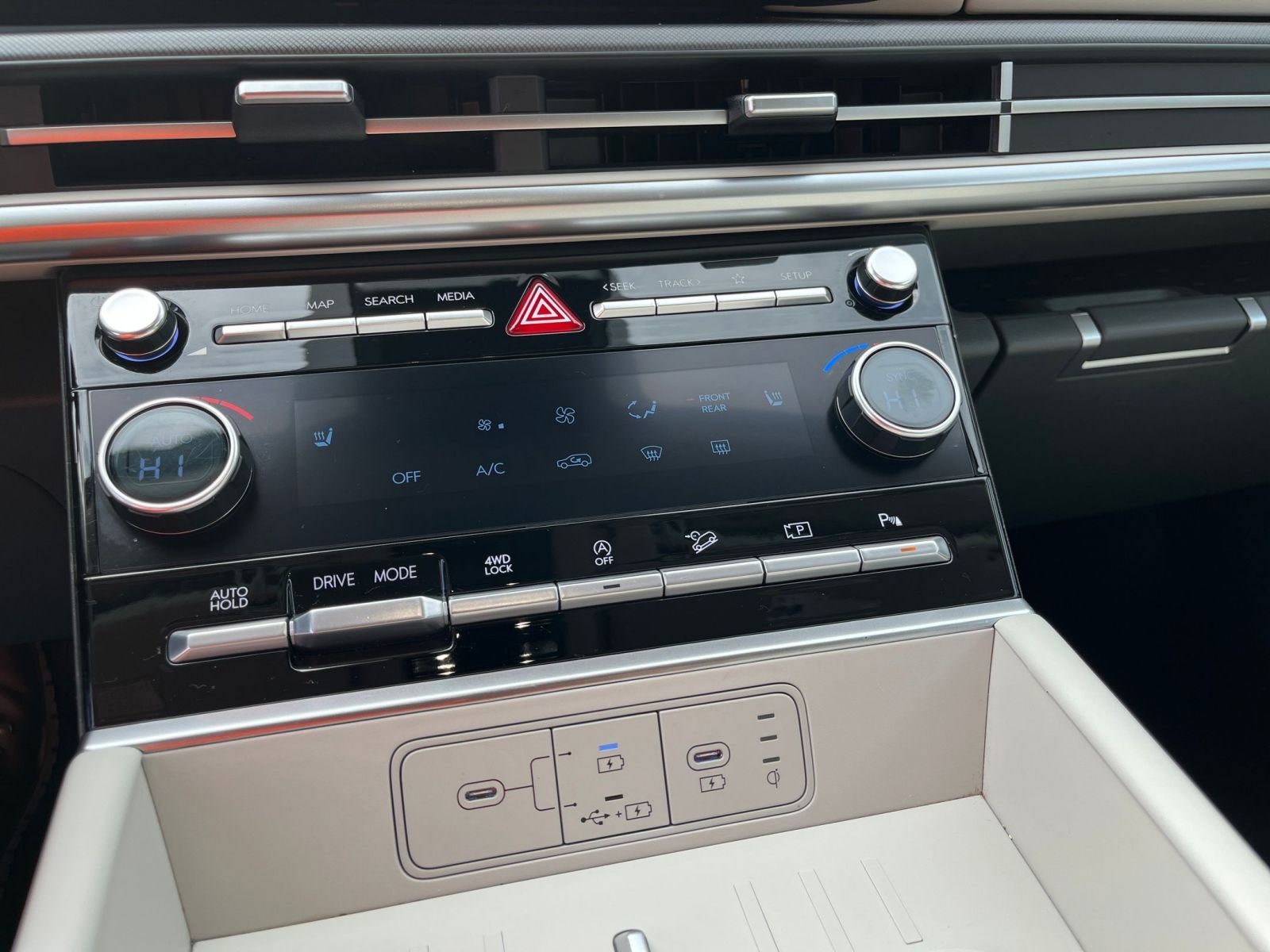 Thumbnail: 2025 Hyundai Santa Fe - 24