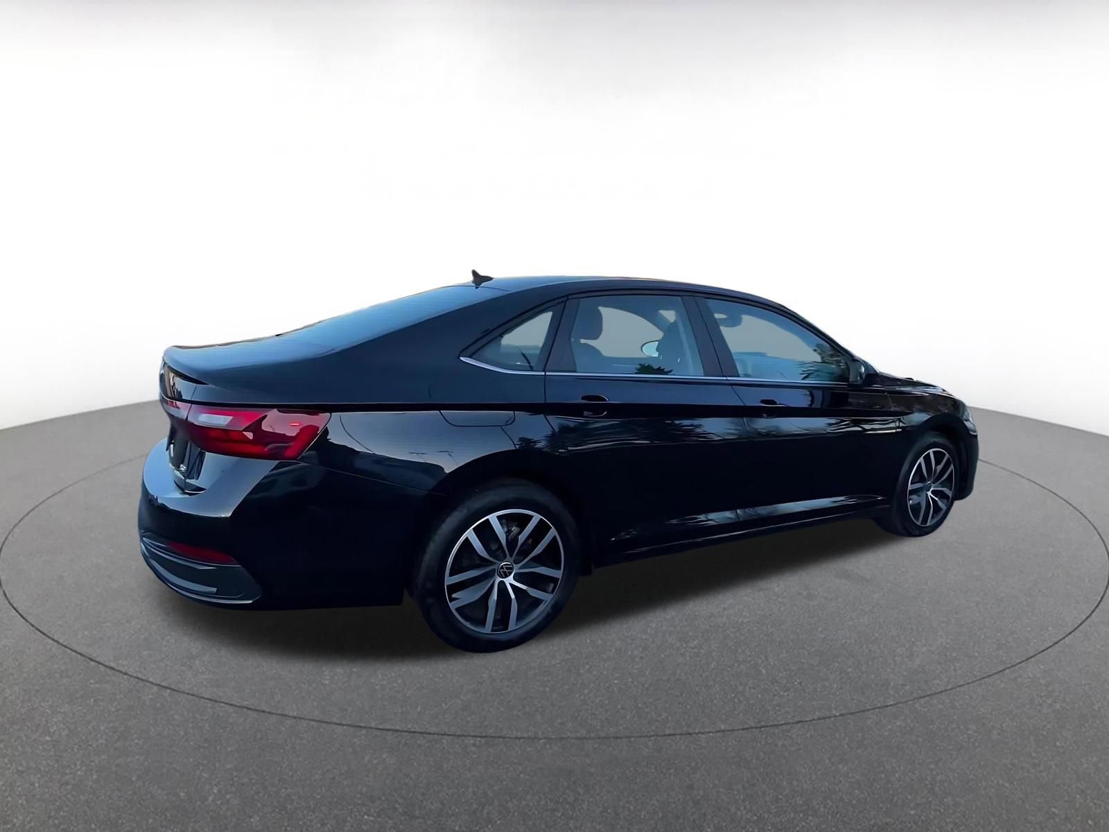 Thumbnail: 2025 Volkswagen Jetta - 14