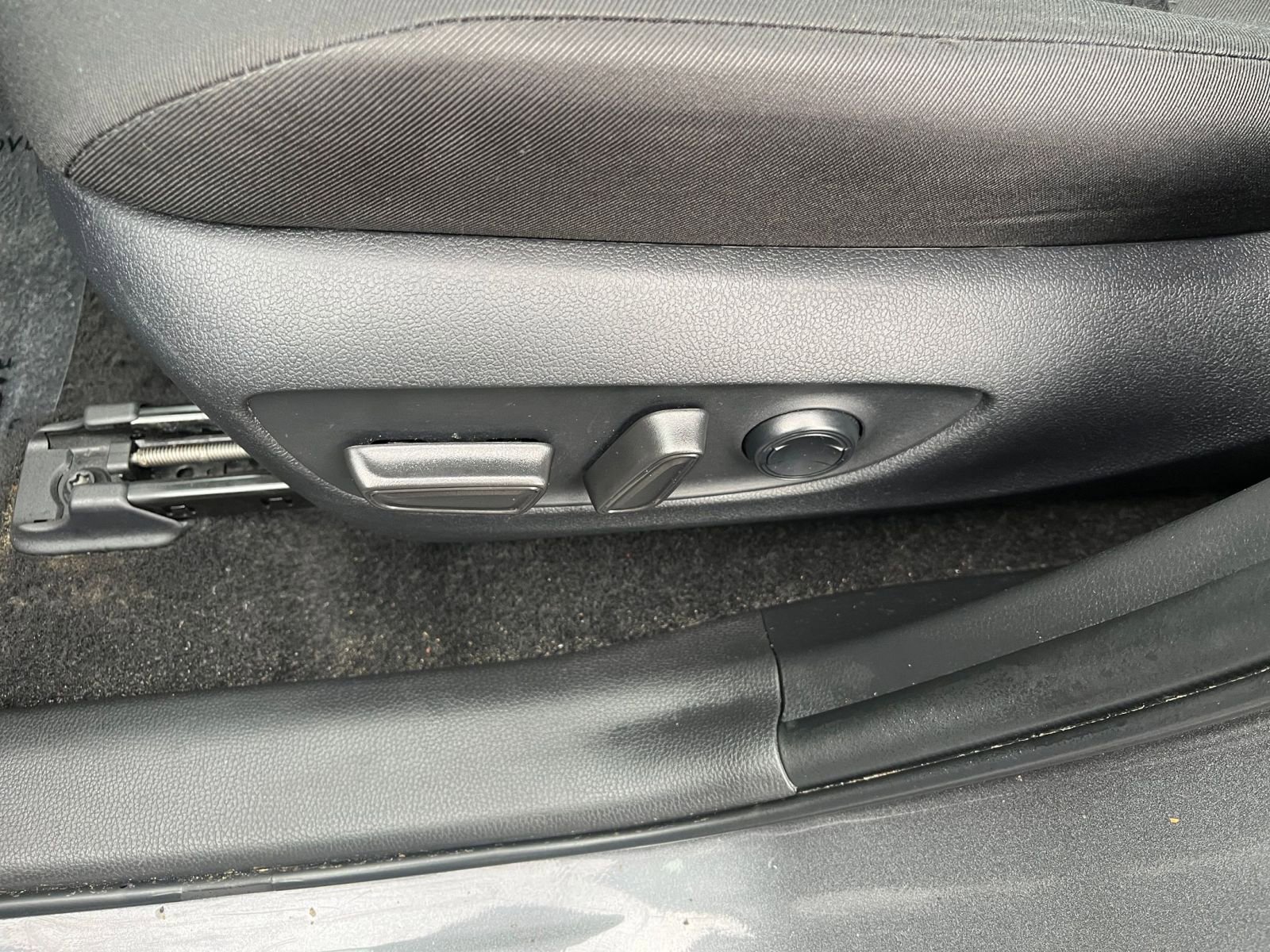 Thumbnail: 2025 Toyota RAV4 - 22