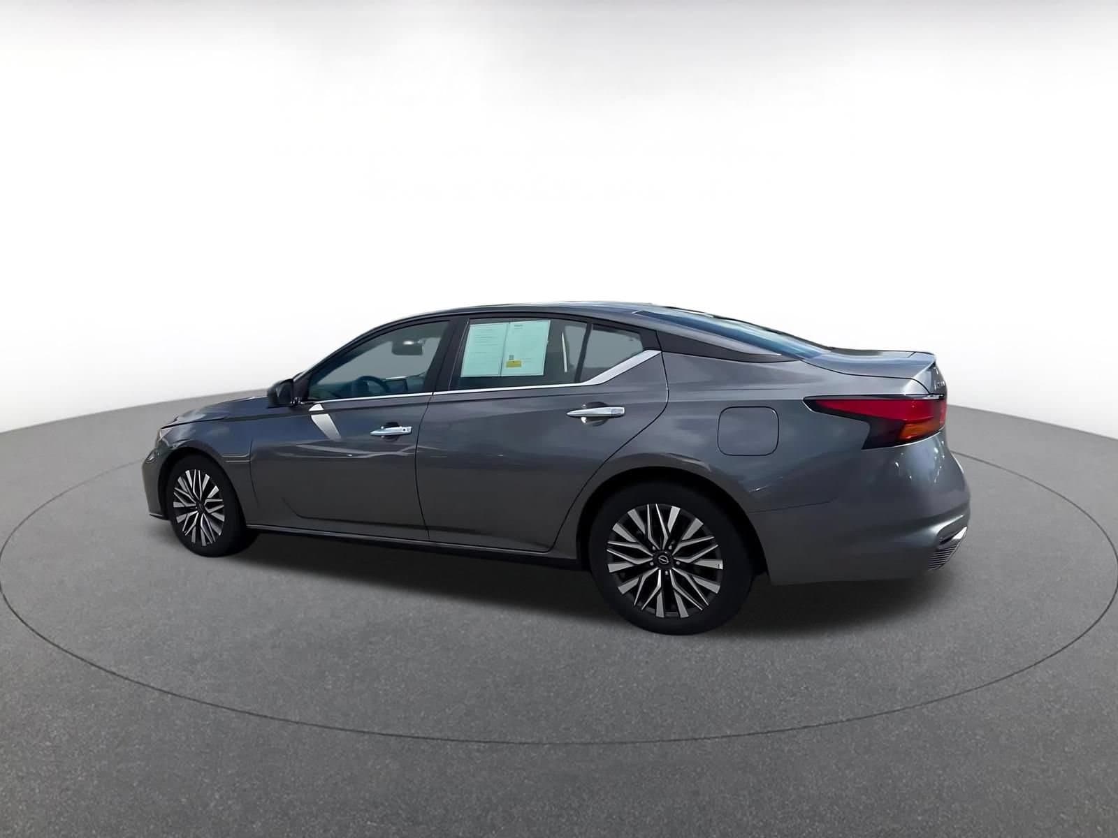 Thumbnail: 2025 Nissan Altima - 8