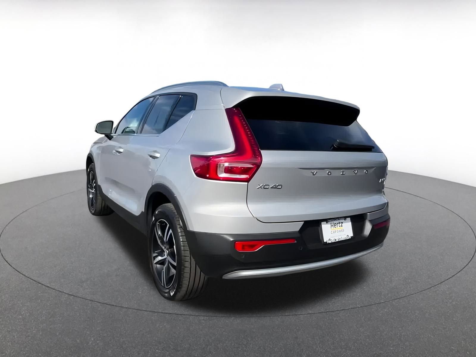 Thumbnail: 2024 Volvo XC40 - 11