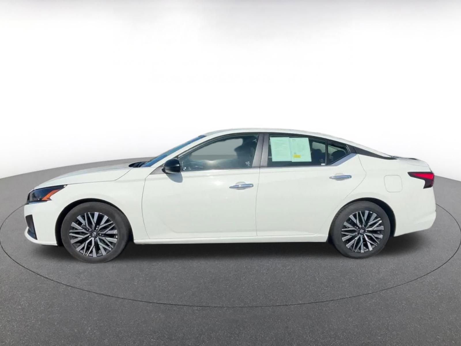 Thumbnail: 2025 Nissan Altima - 9