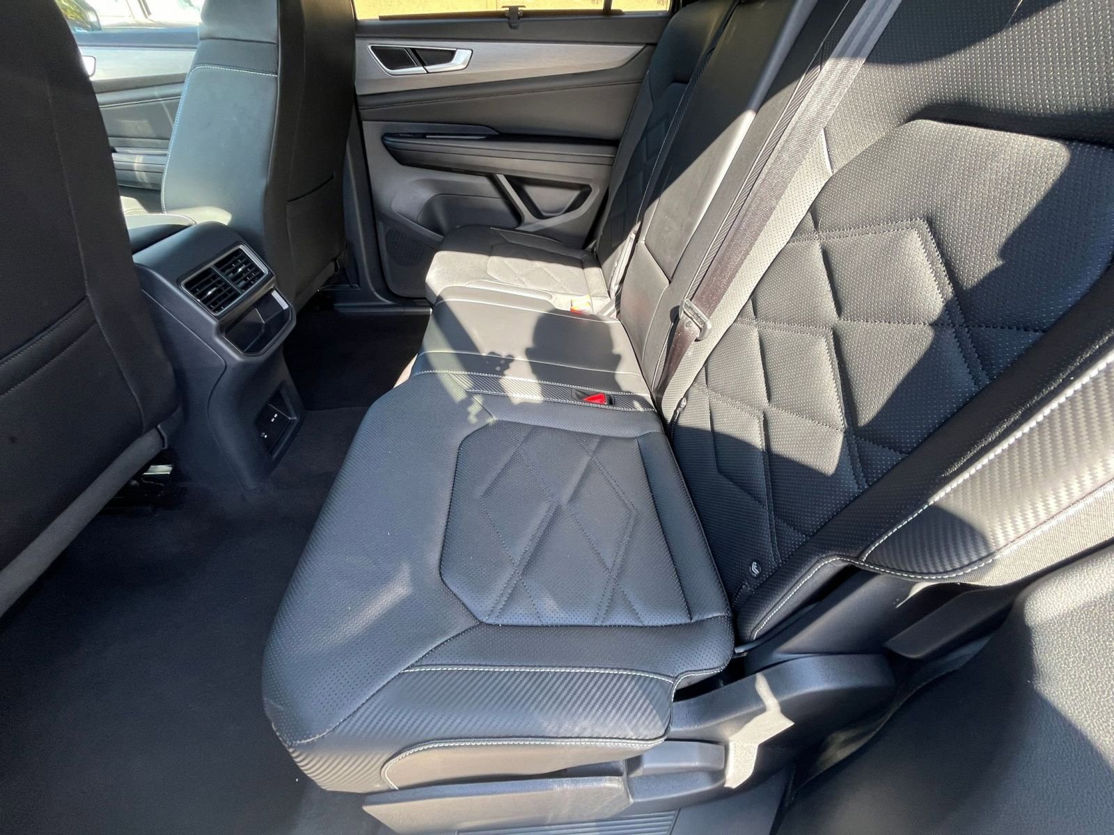 Thumbnail: 2025 Volkswagen Atlas - 25