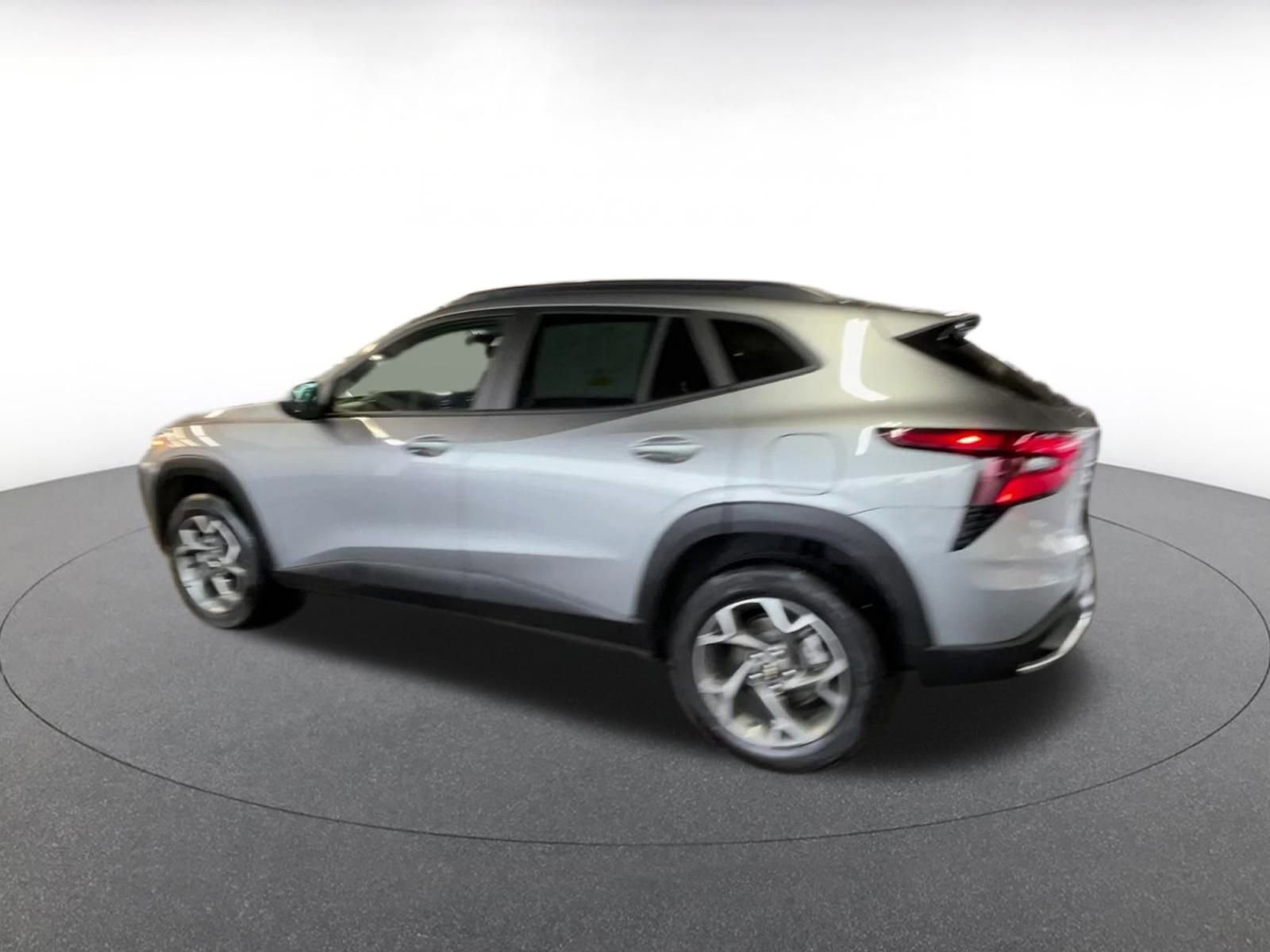 Thumbnail: 2025 Chevrolet Trax - 10