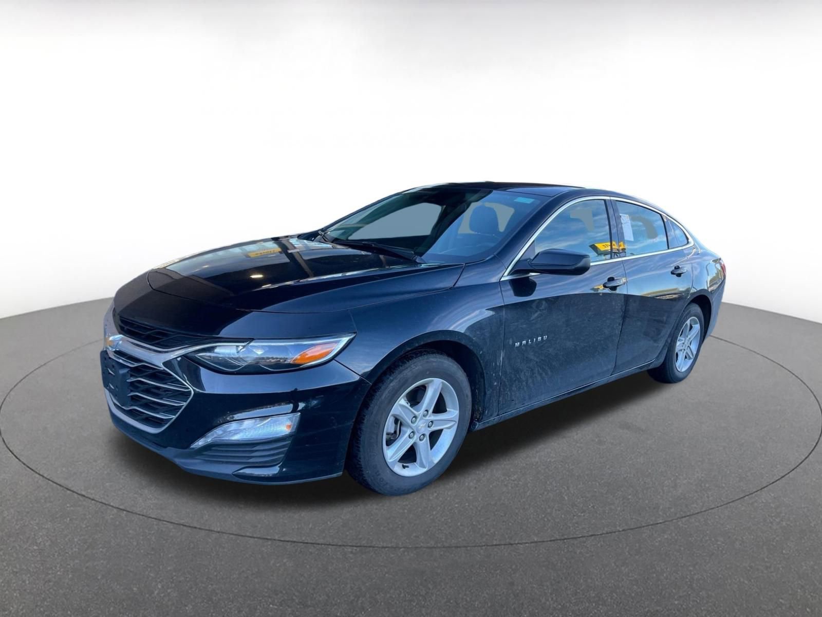 Thumbnail: 2024 Chevrolet Malibu - 3