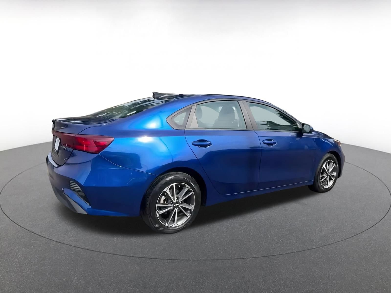 Thumbnail: 2022 Kia Forte - 14