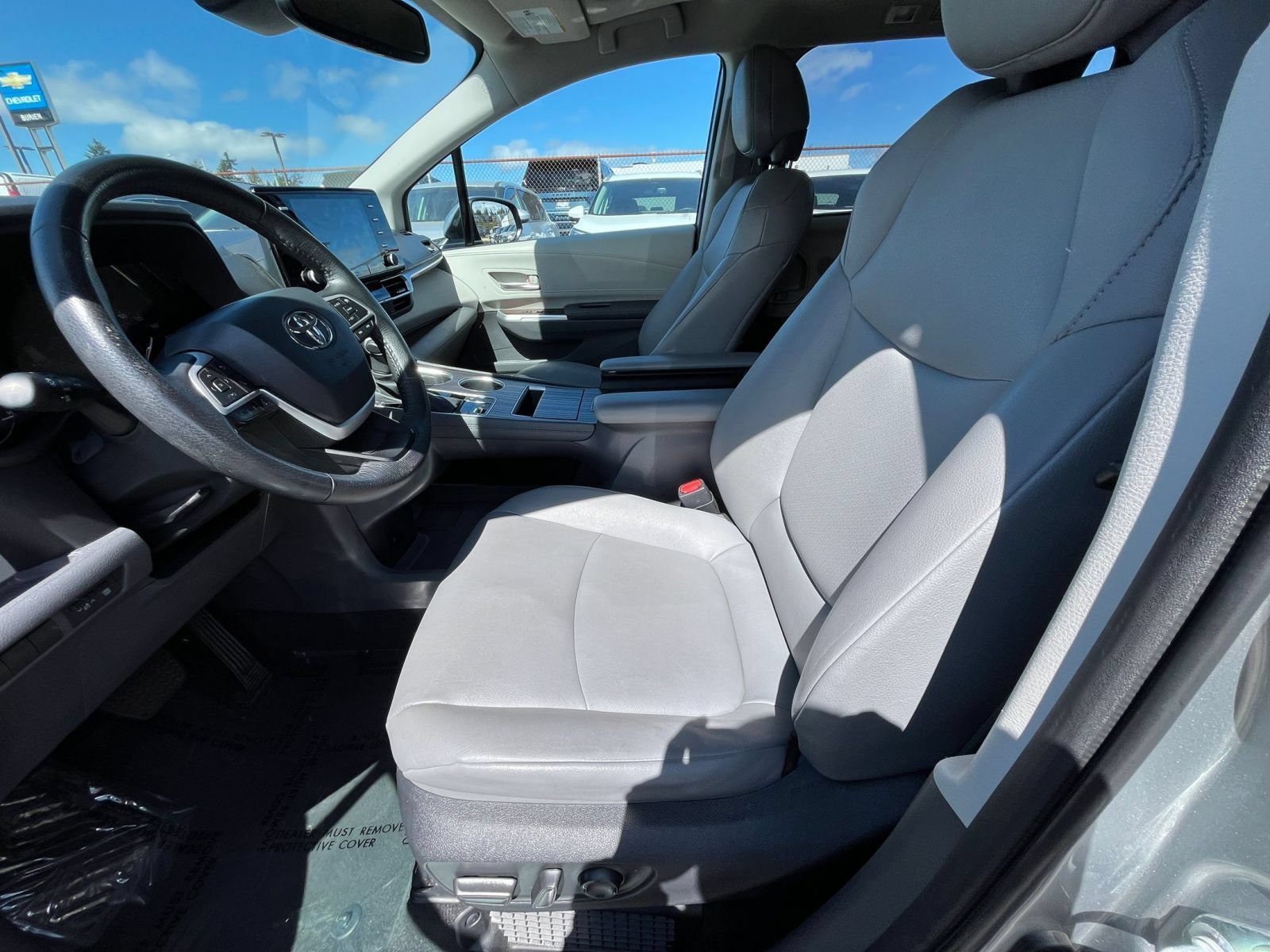 Thumbnail: 2023 Toyota Sienna - 23