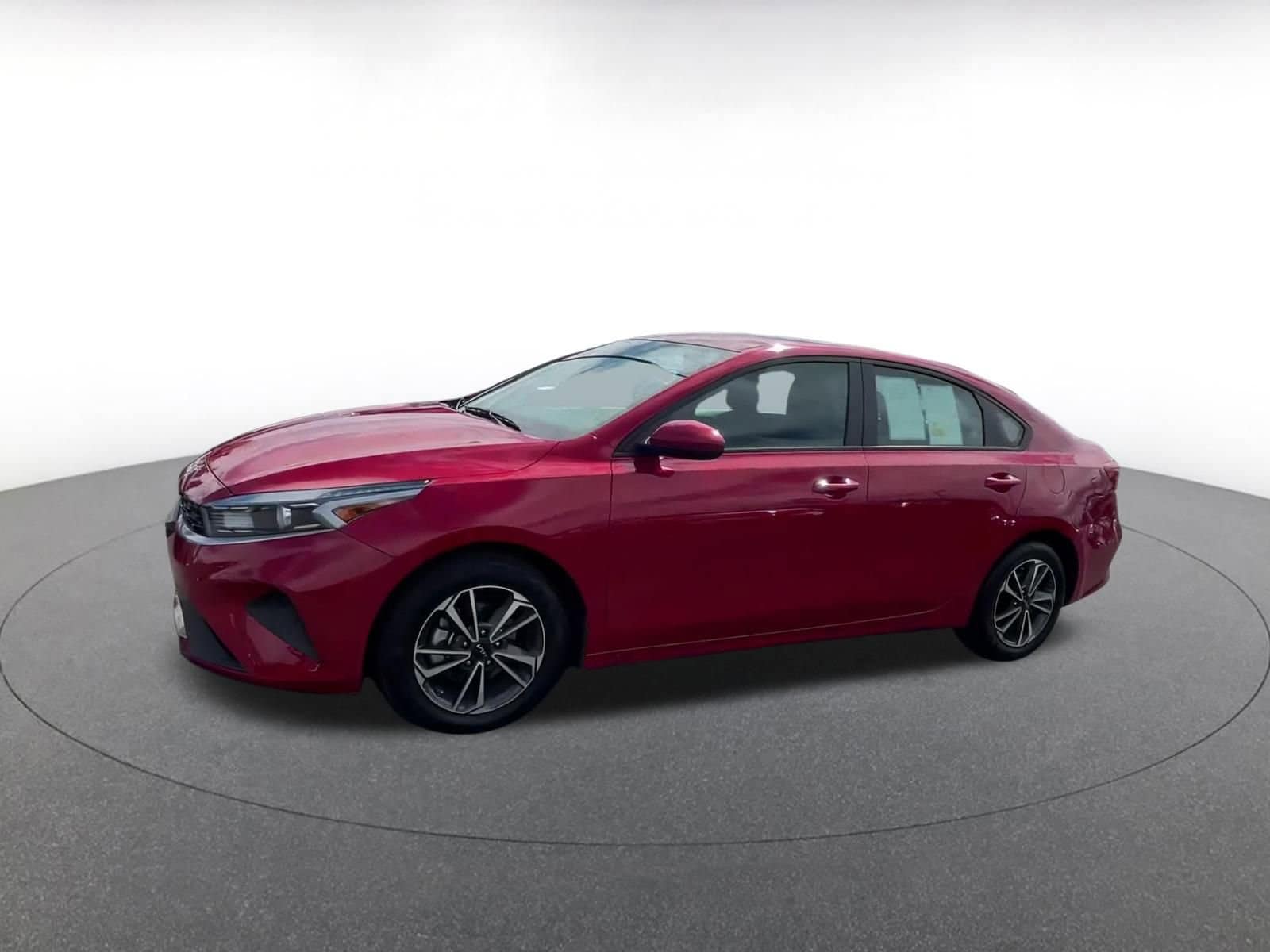 Thumbnail: 2024 Kia Forte - 8