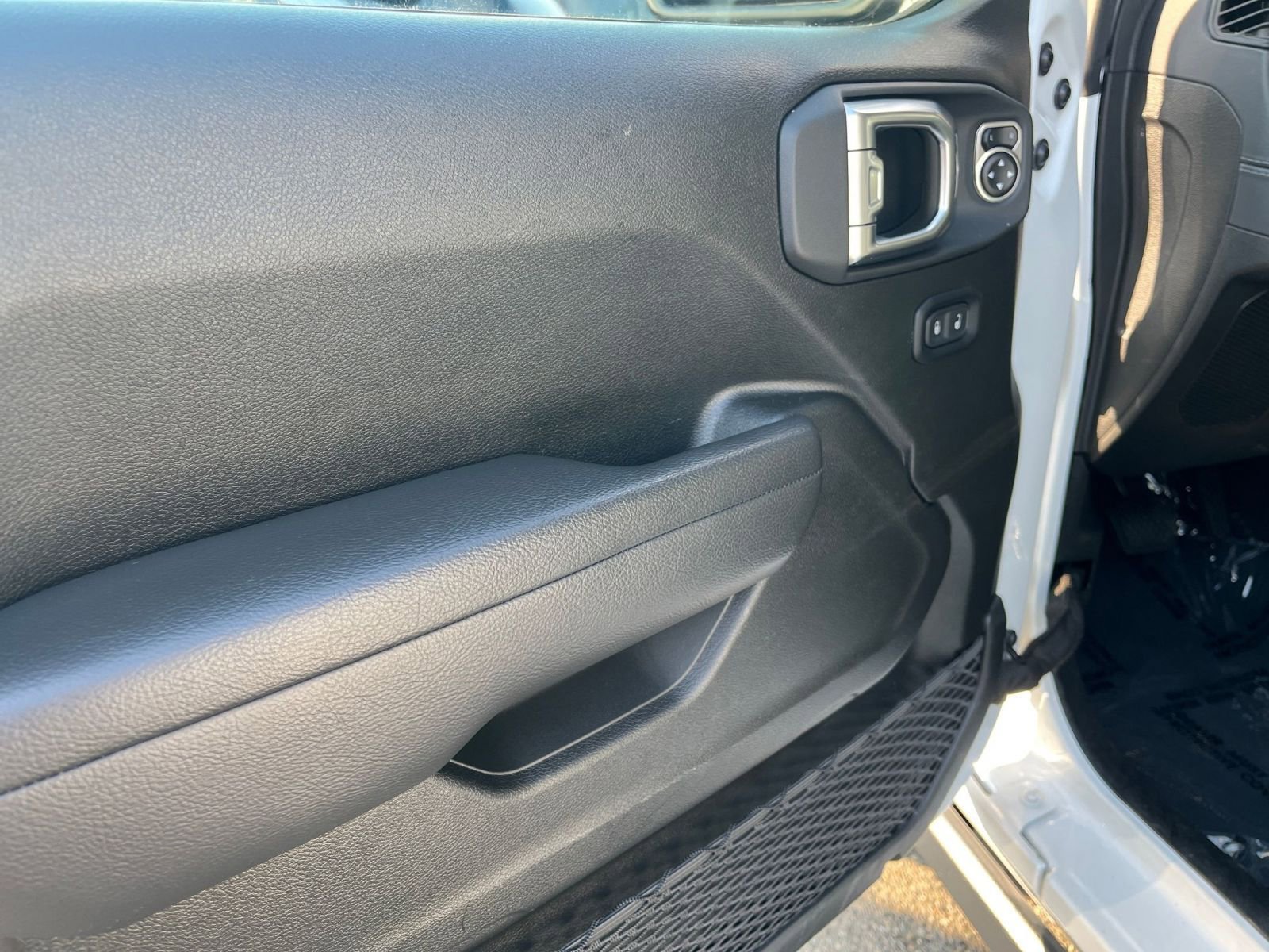 Thumbnail: 2025 Jeep Wrangler - 20