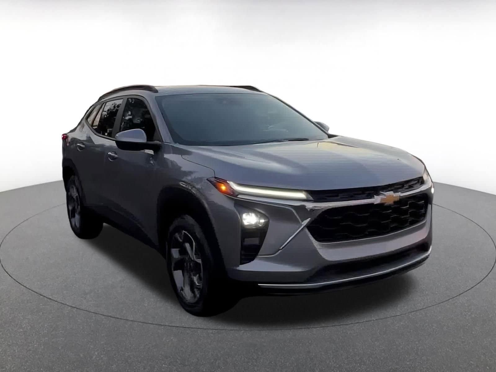Thumbnail: 2025 Chevrolet Trax - 3