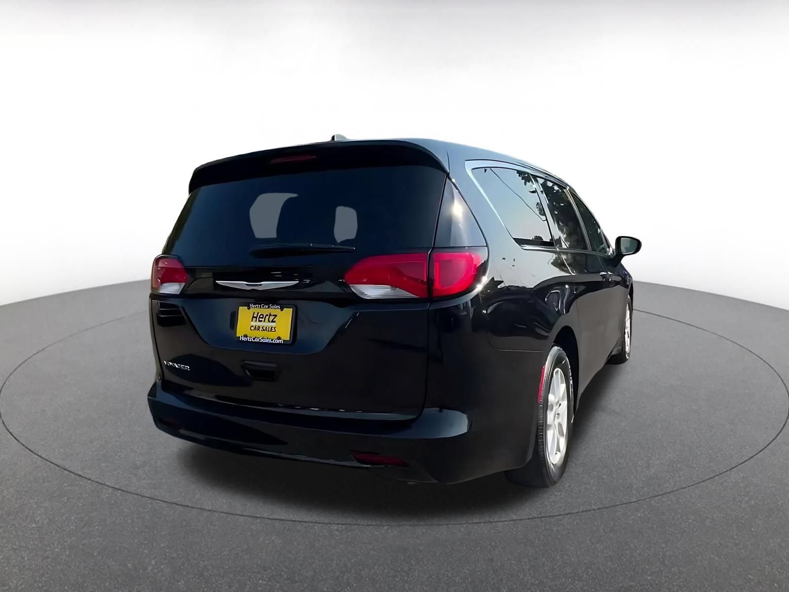 Thumbnail: 2024 Chrysler Voyager - 11