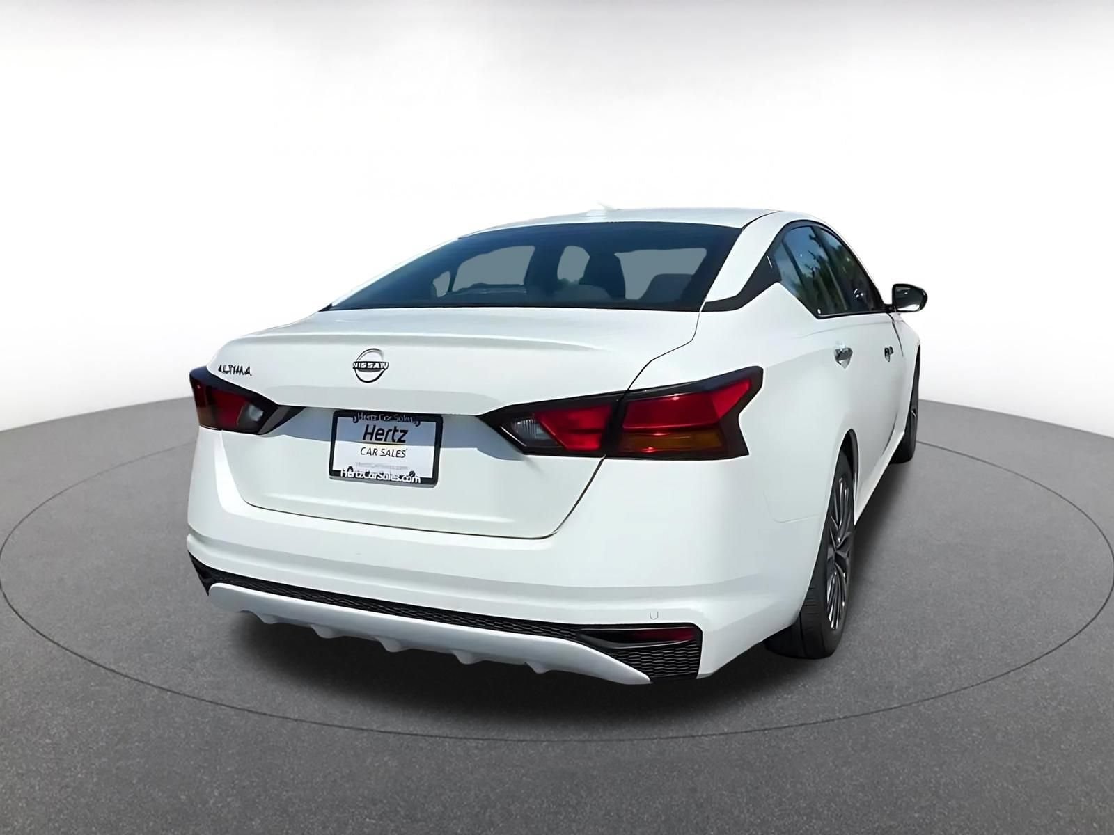 2025 Nissan Altima SV - Photo 14