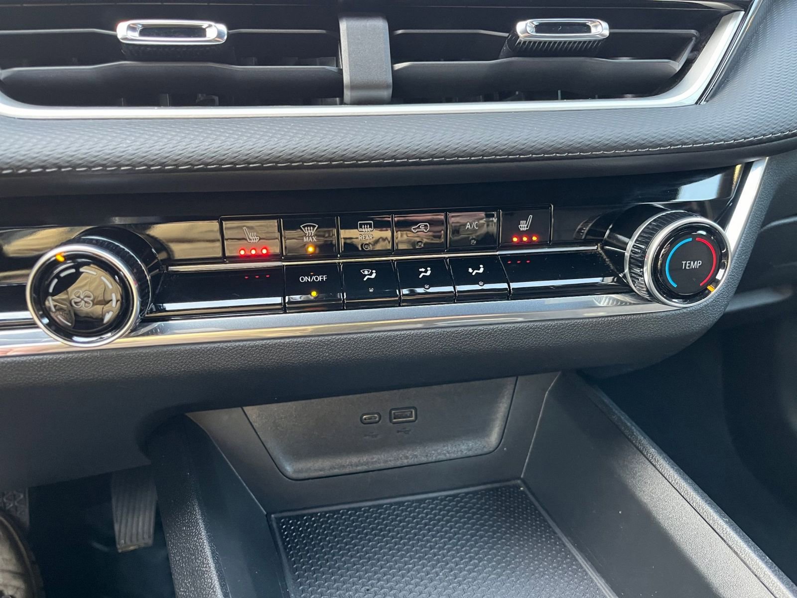 Thumbnail: 2025 Chevrolet Equinox - 24