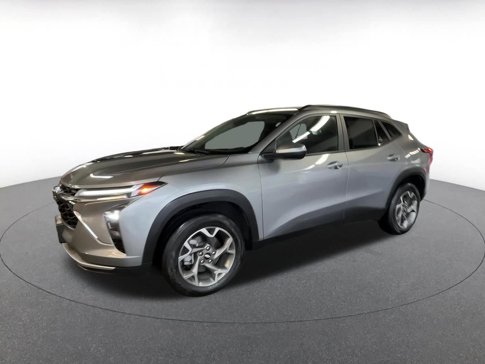 Thumbnail: 2025 Chevrolet Trax - 8