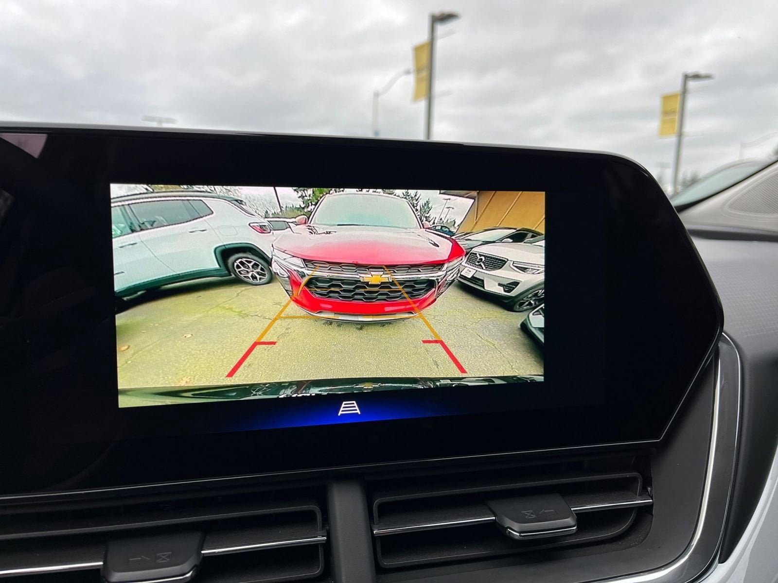 Thumbnail: 2025 Chevrolet Trax - 17