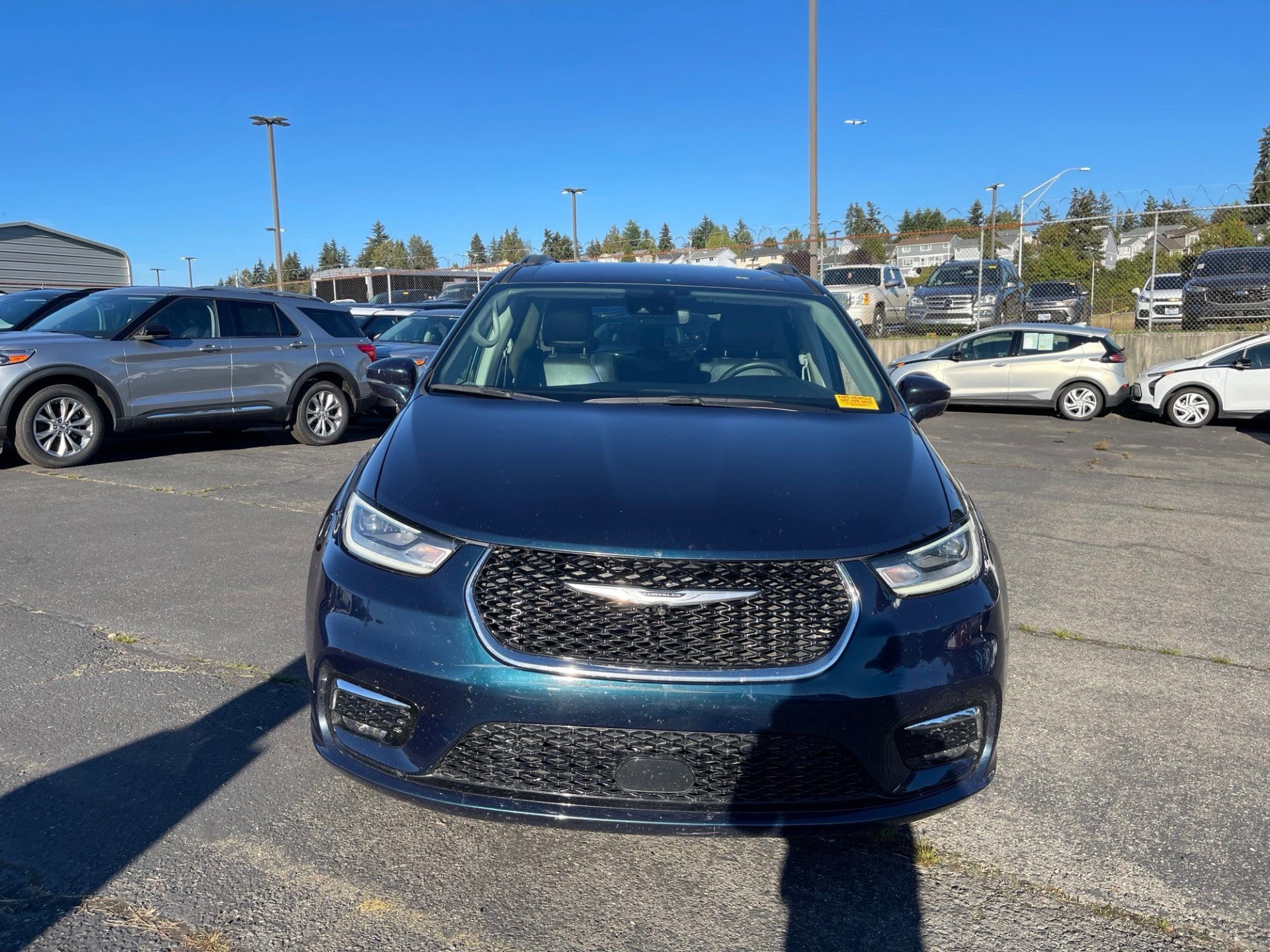 2022 Chrysler Pacifica Touring L 2