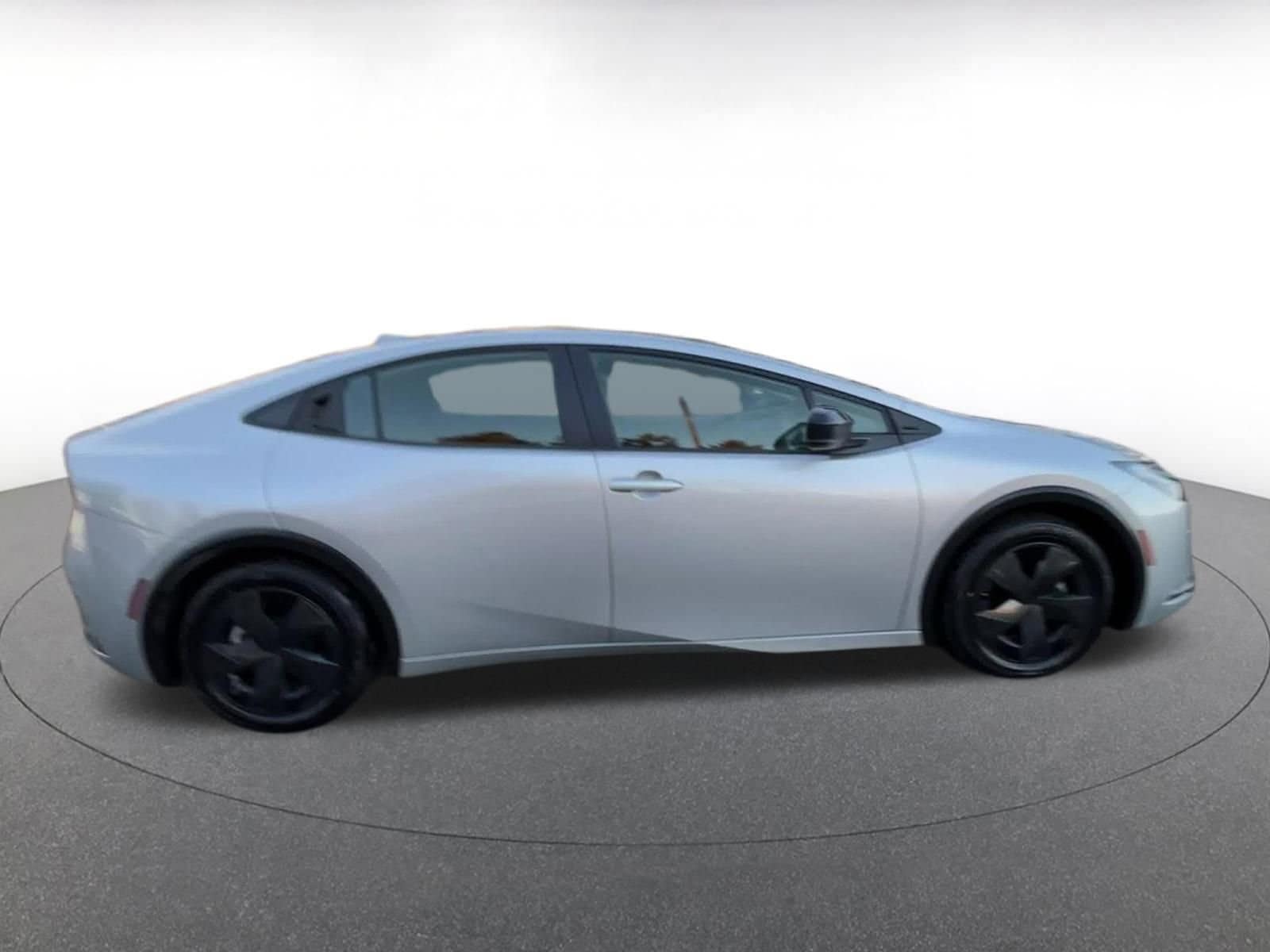 Thumbnail: 2025 Toyota Prius - 17