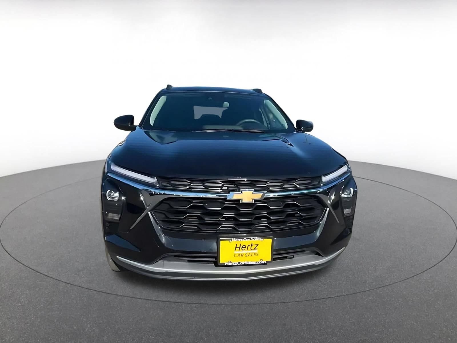 Thumbnail: 2025 Chevrolet Trax - 4