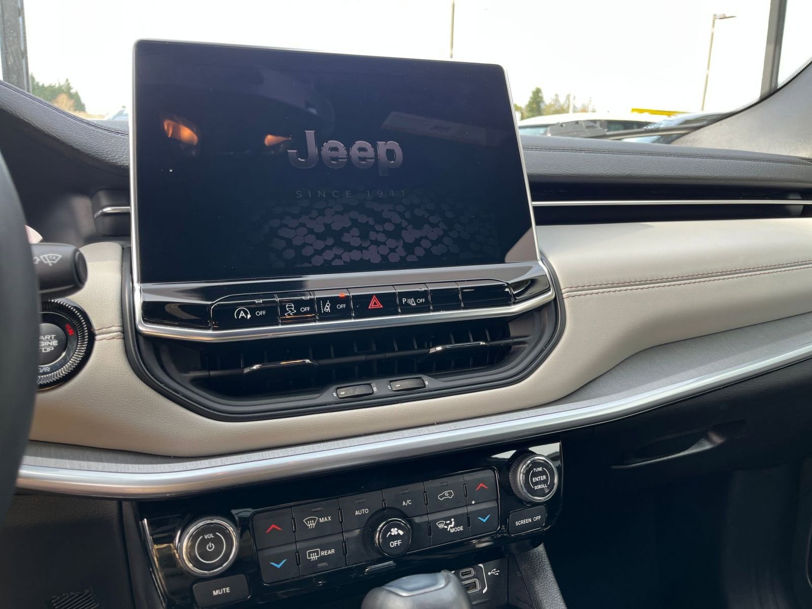 Thumbnail: 2025 Jeep Compass - 20