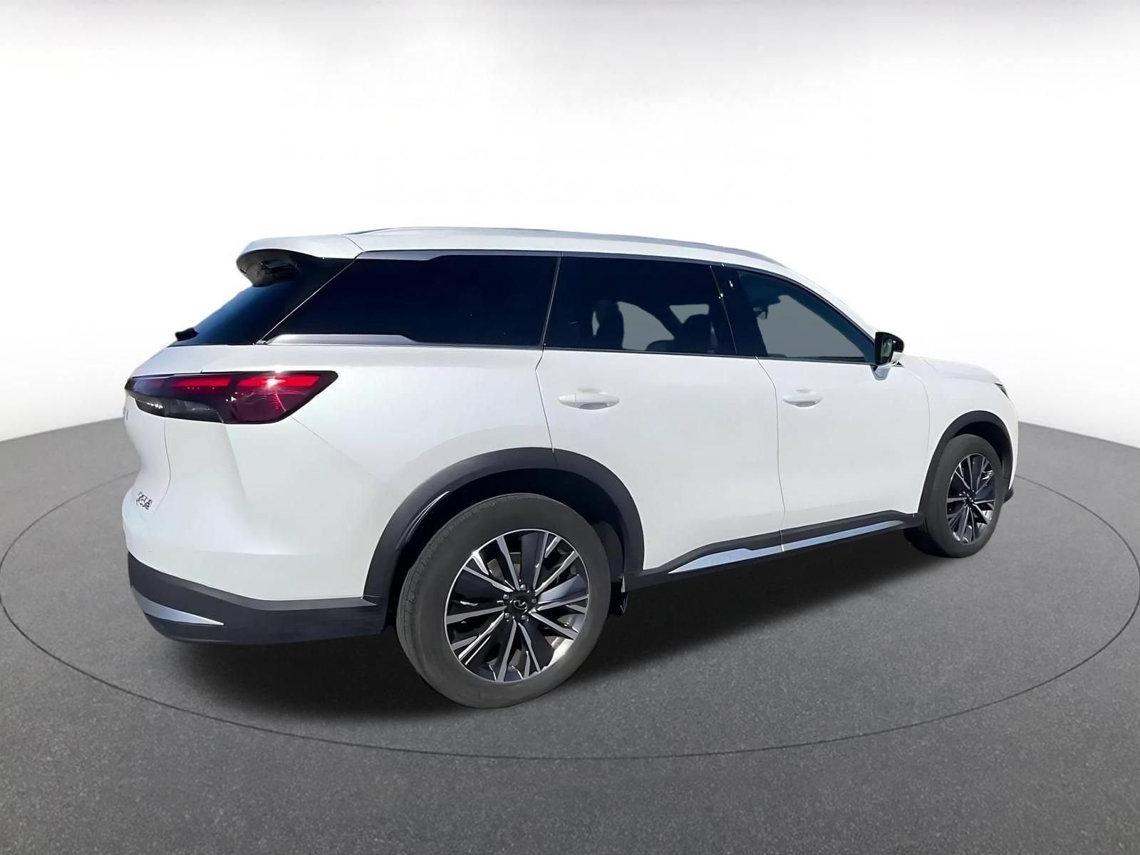 Thumbnail: 2026 INFINITI QX60 - 14