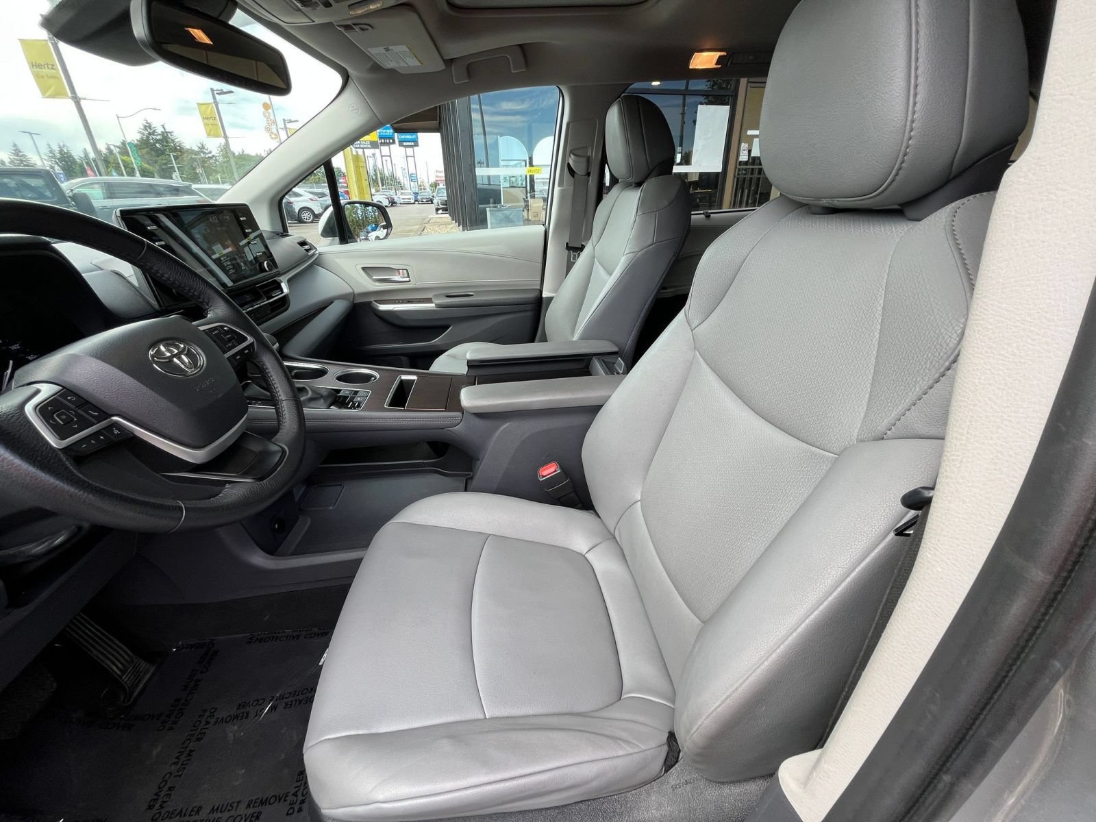 Thumbnail: 2023 Toyota Sienna - 28