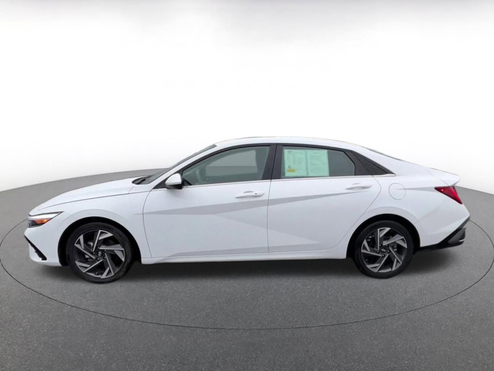 Thumbnail: 2025 Hyundai Elantra - 9