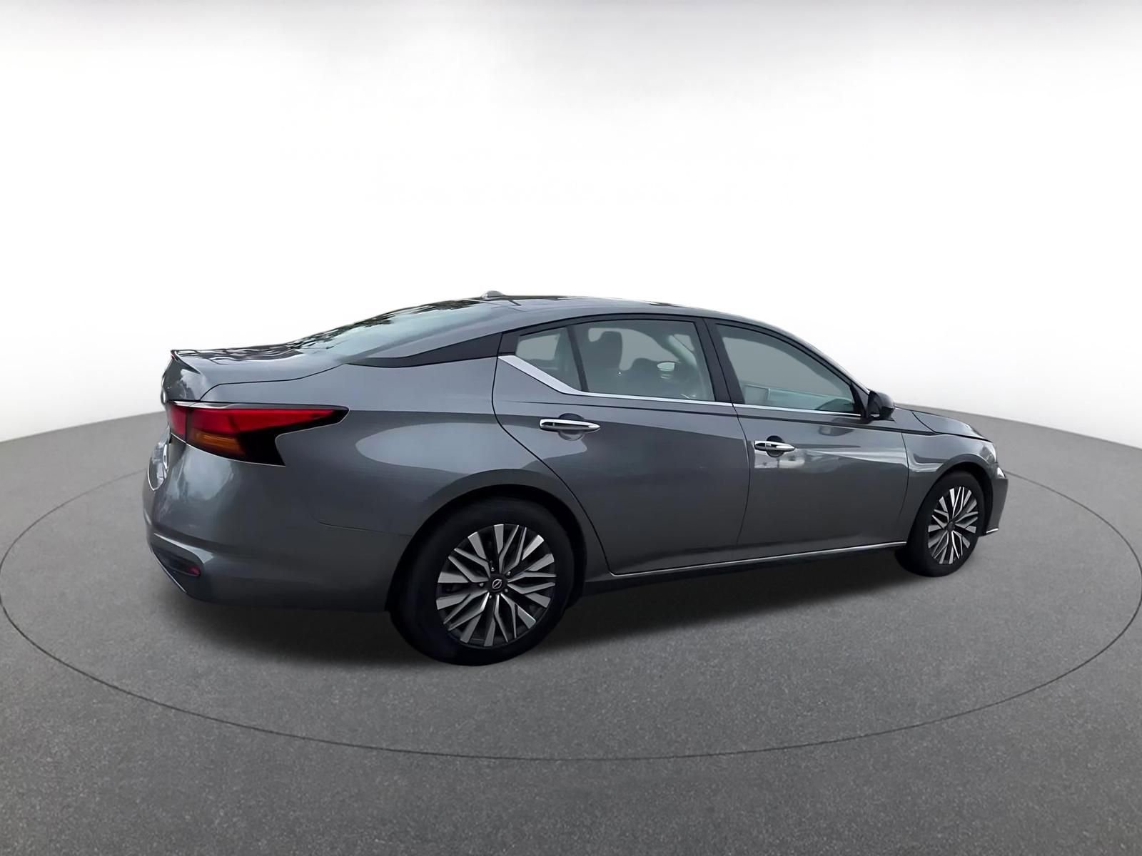 Thumbnail: 2025 Nissan Altima - 14