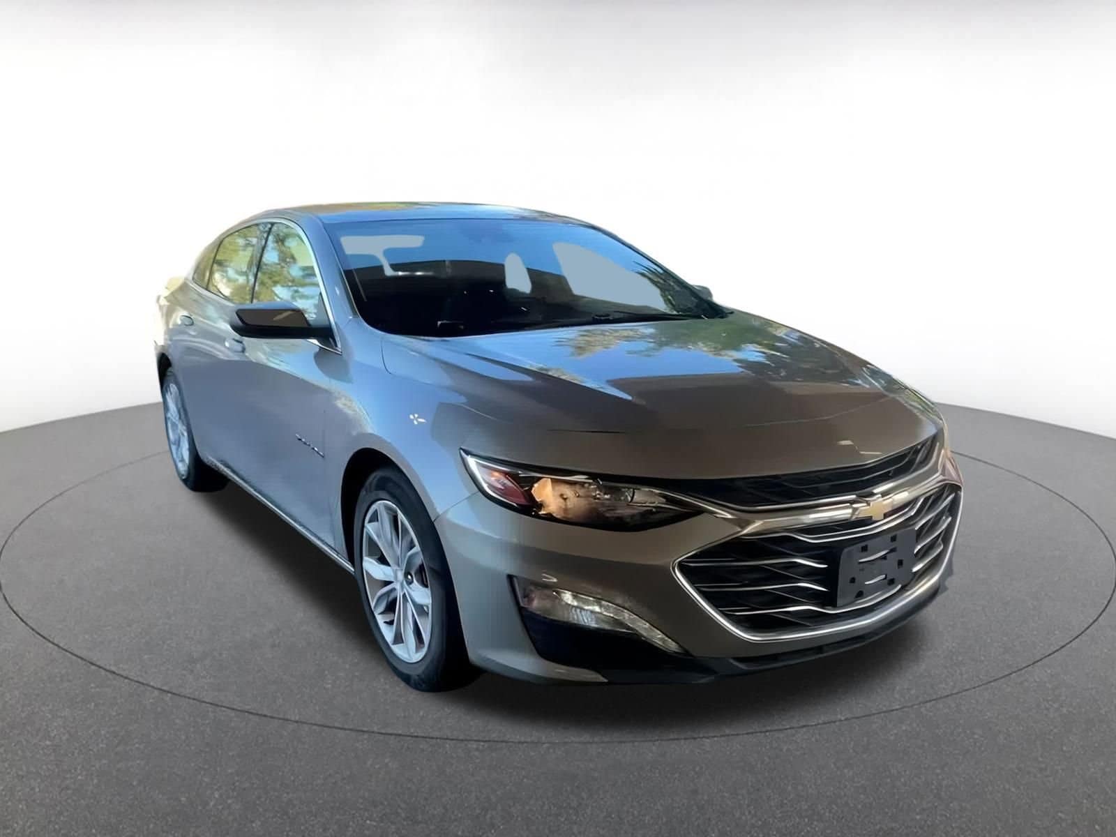 Thumbnail: 2023 Chevrolet Malibu - 3