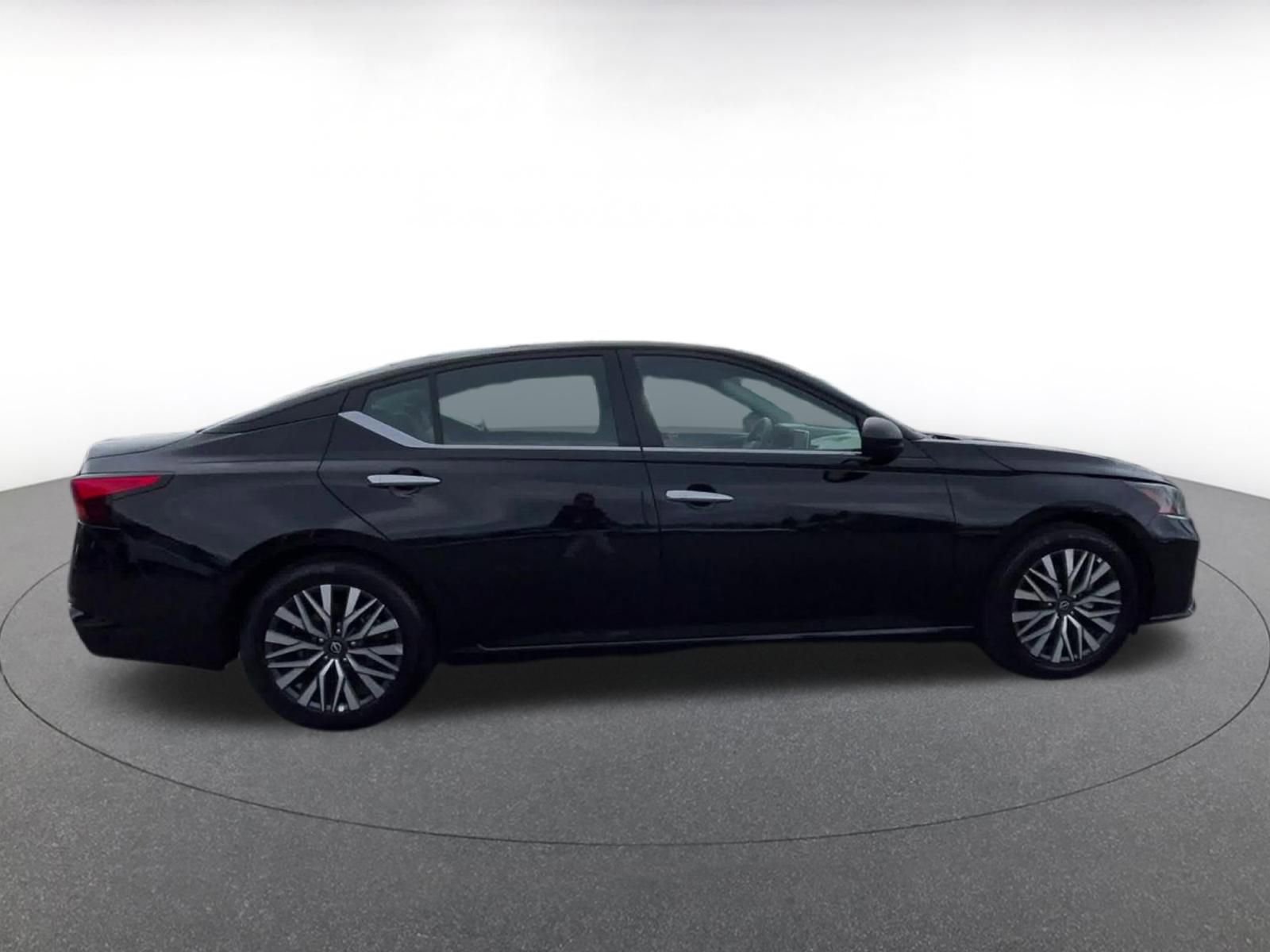 Thumbnail: 2025 Nissan Altima - 16