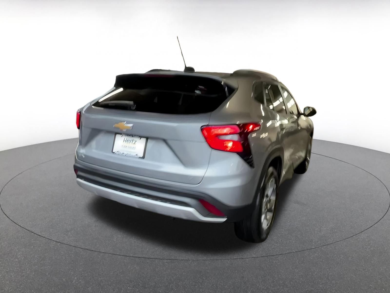 Thumbnail: 2025 Chevrolet Trax - 14