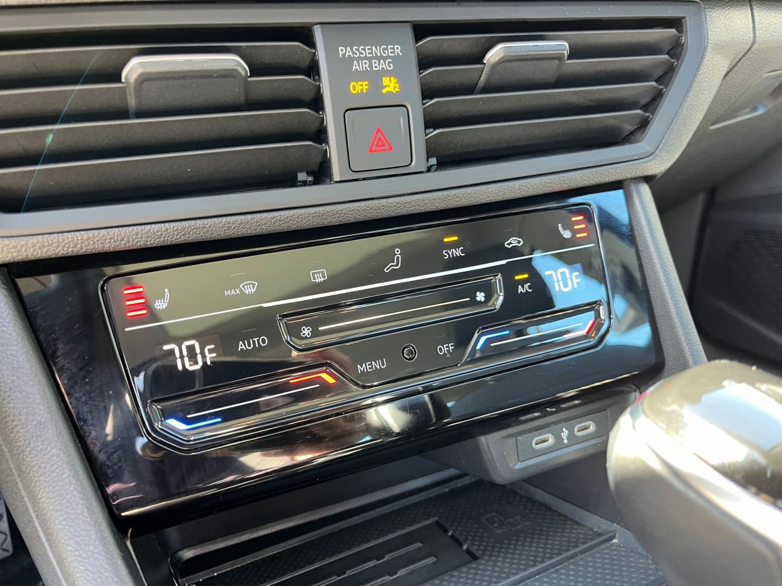 Thumbnail: 2025 Volkswagen Jetta - 24