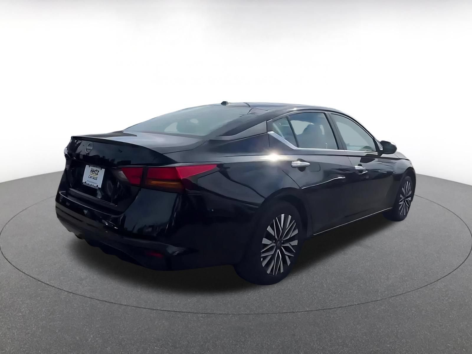 Thumbnail: 2025 Nissan Altima - 12