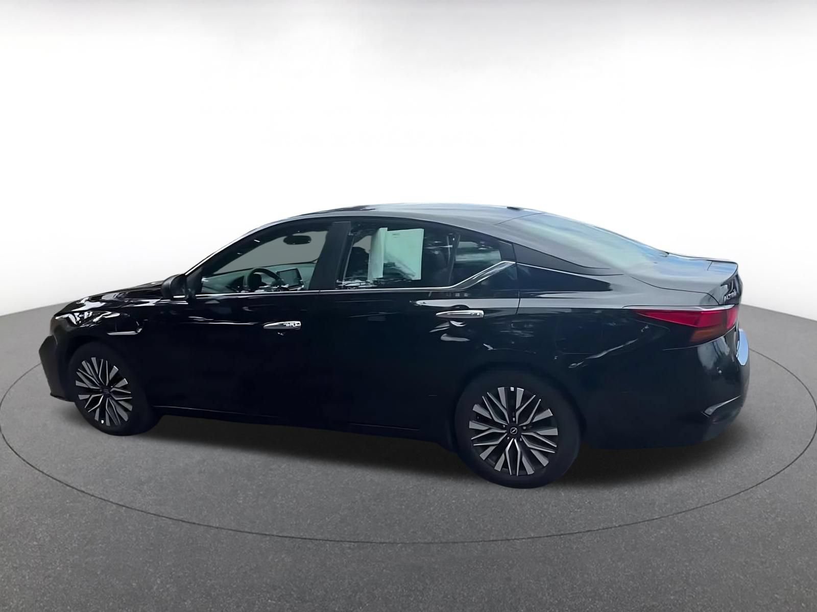 Thumbnail: 2025 Nissan Altima - 15