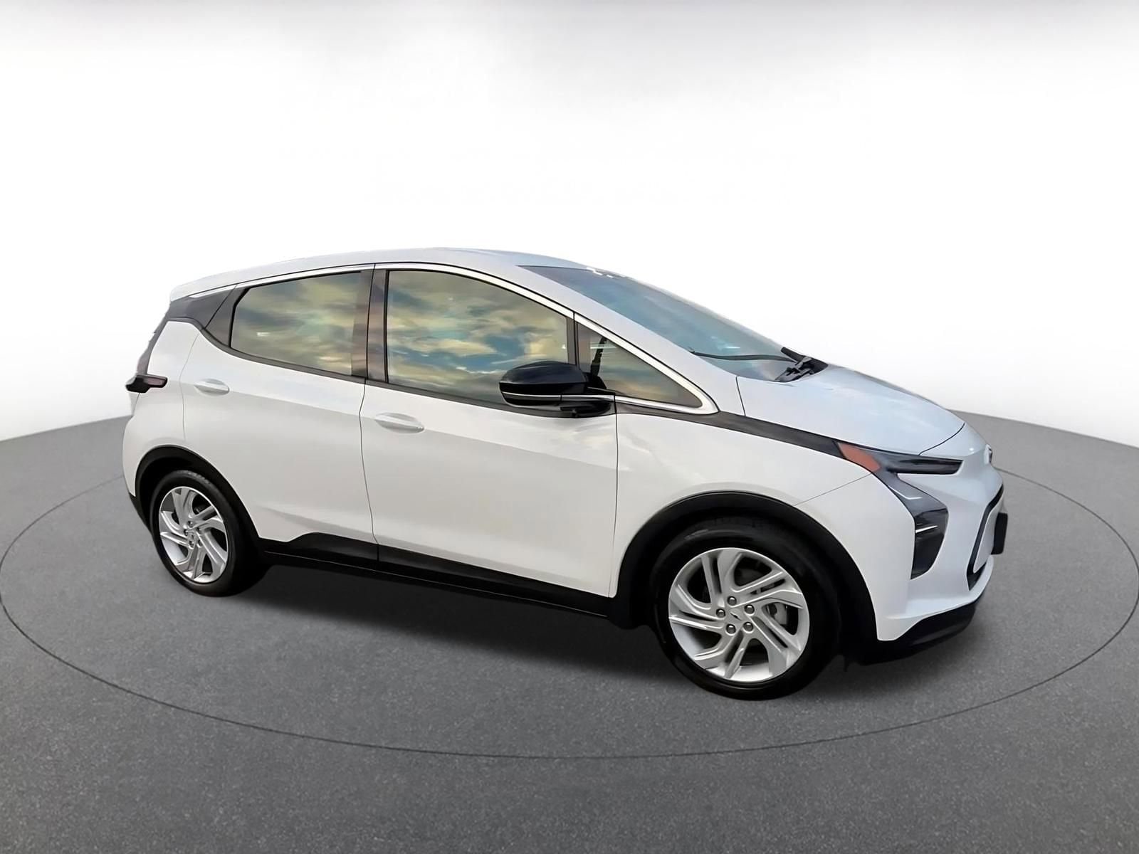 Thumbnail: 2023 Chevrolet Bolt EV - 2
