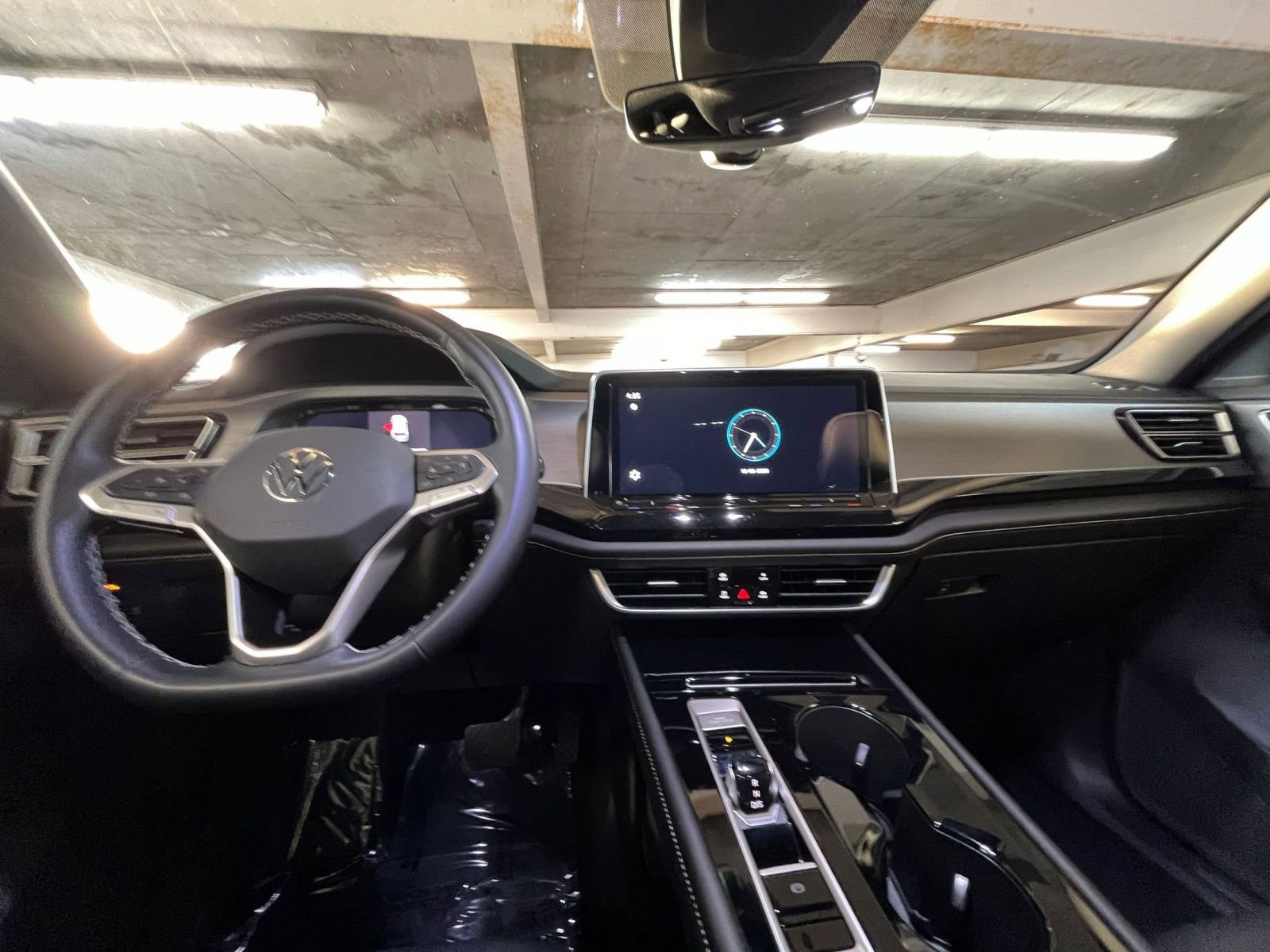 Thumbnail: 2025 Volkswagen Atlas - 34