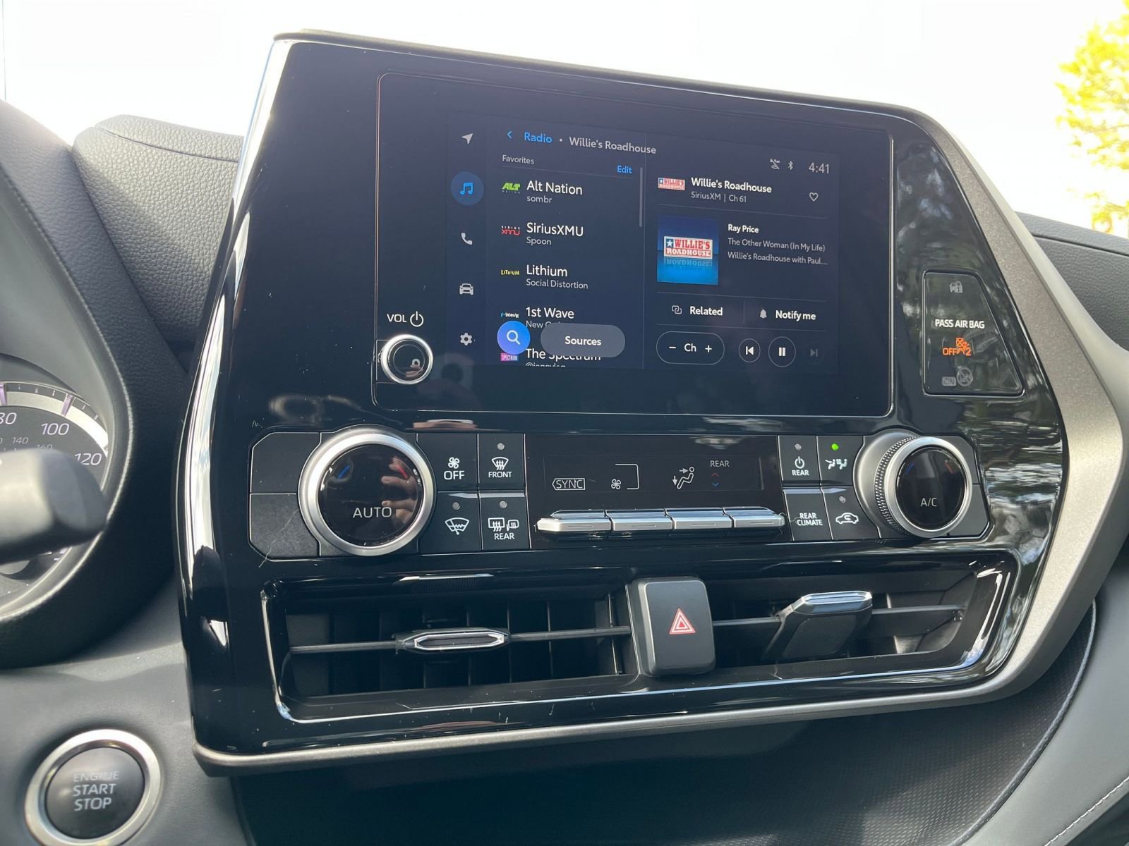 Thumbnail: 2025 Toyota Highlander - 20